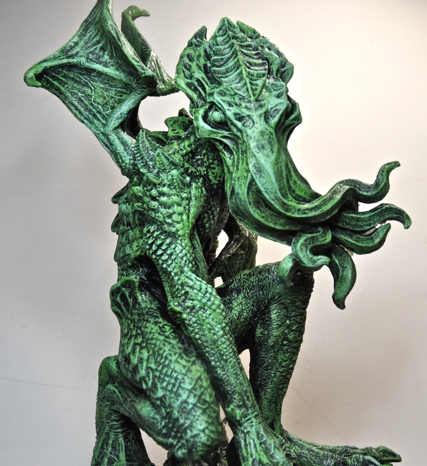 H.P. Lovecraft’s Cthulhu Rising Statue, Hand Painted Sculpture | Cthulhu Mythos Monster Figurine | Lovecraftian Horror Decor and Gamer Gift