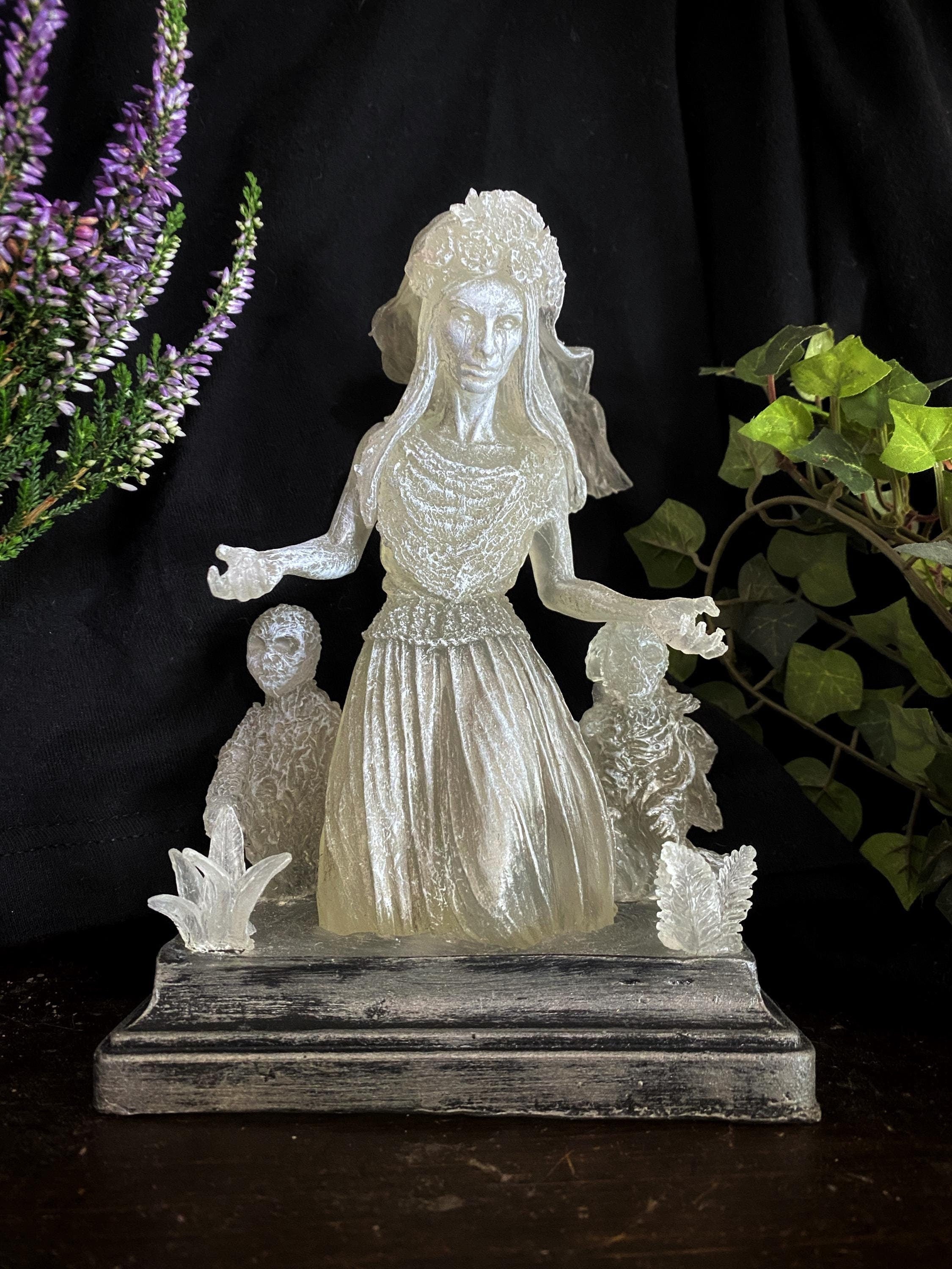La Llorona, The Weeping Woman Statue, Hand Painted Resin Sculpture | Latin American Folklore Ghost Figurine | Dark Art for Spooky Home Decor
