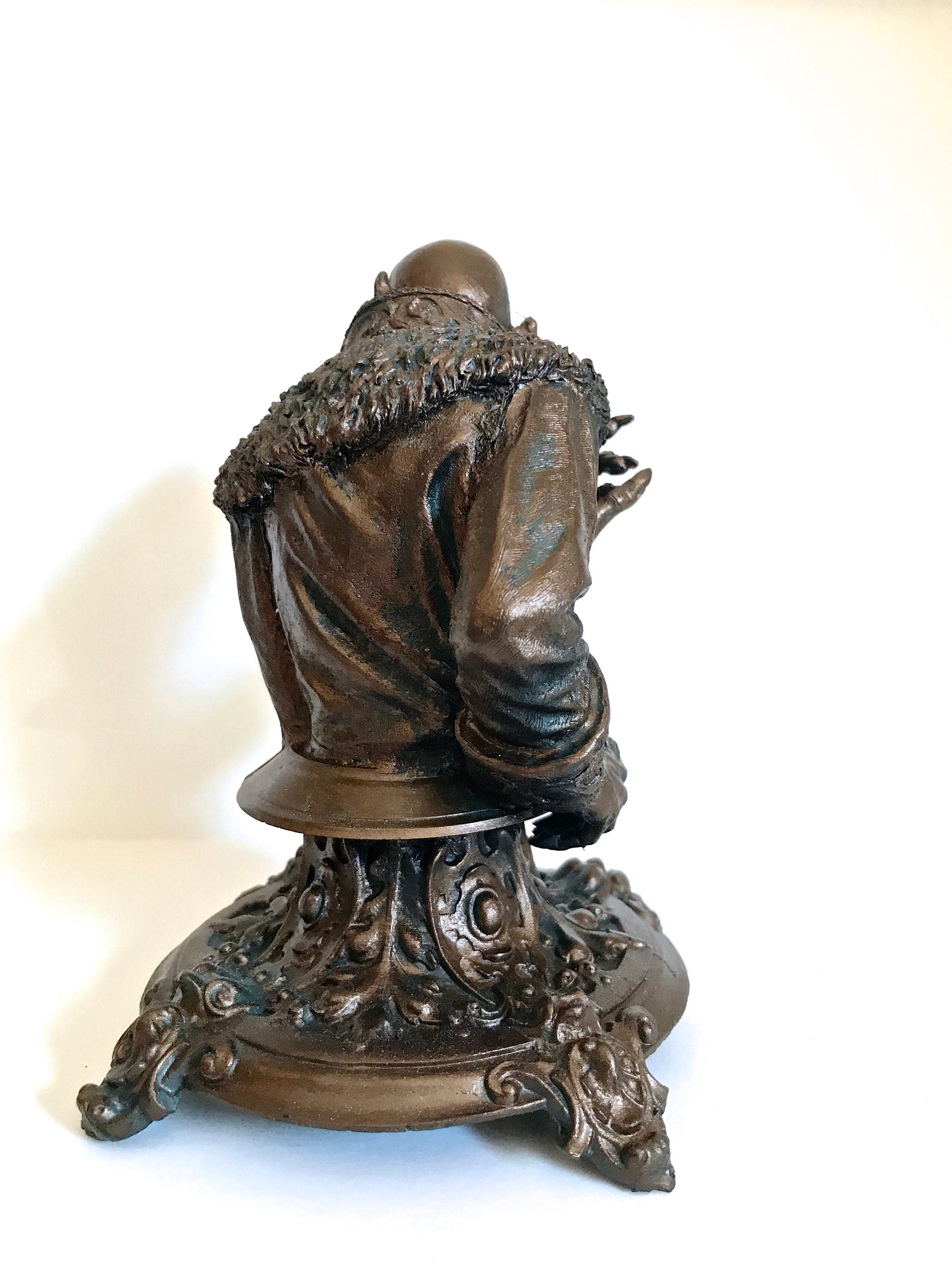 Dracula: Nosferatu Bust,Resin Sculpture | Legendary Vampire Figurine | Victorian Gothic Undead Creature| Dark Art Gift and Spooky Home Decor