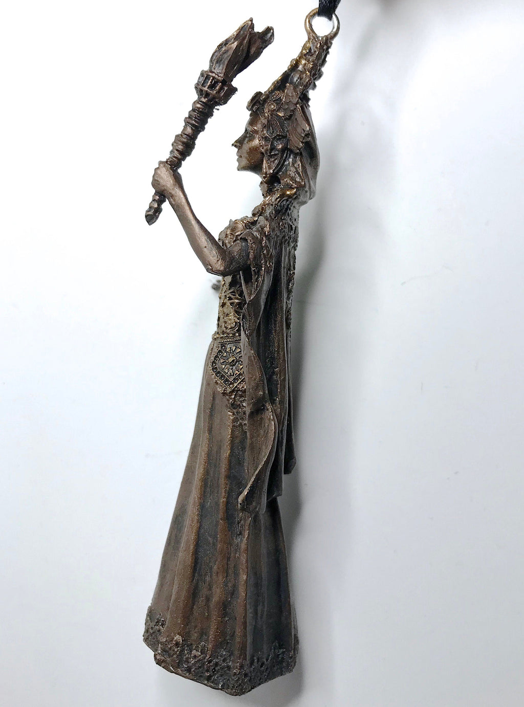 Hecate, Goddess of Witchcraft and Magic Ornament | Pagan Mythical Goddess Figurine | Folklore Altar Ornament for Gothic Home Decor