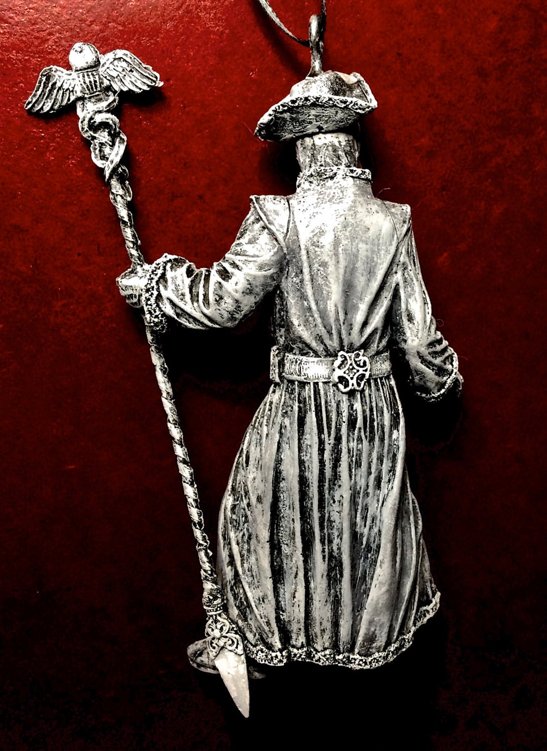 Venetian Plague Doctor Ornament, Hand Painted Resin Sculpture | Gothic Medieval Figurine | Dark Carnivale Ornament for Spooky Home Decor