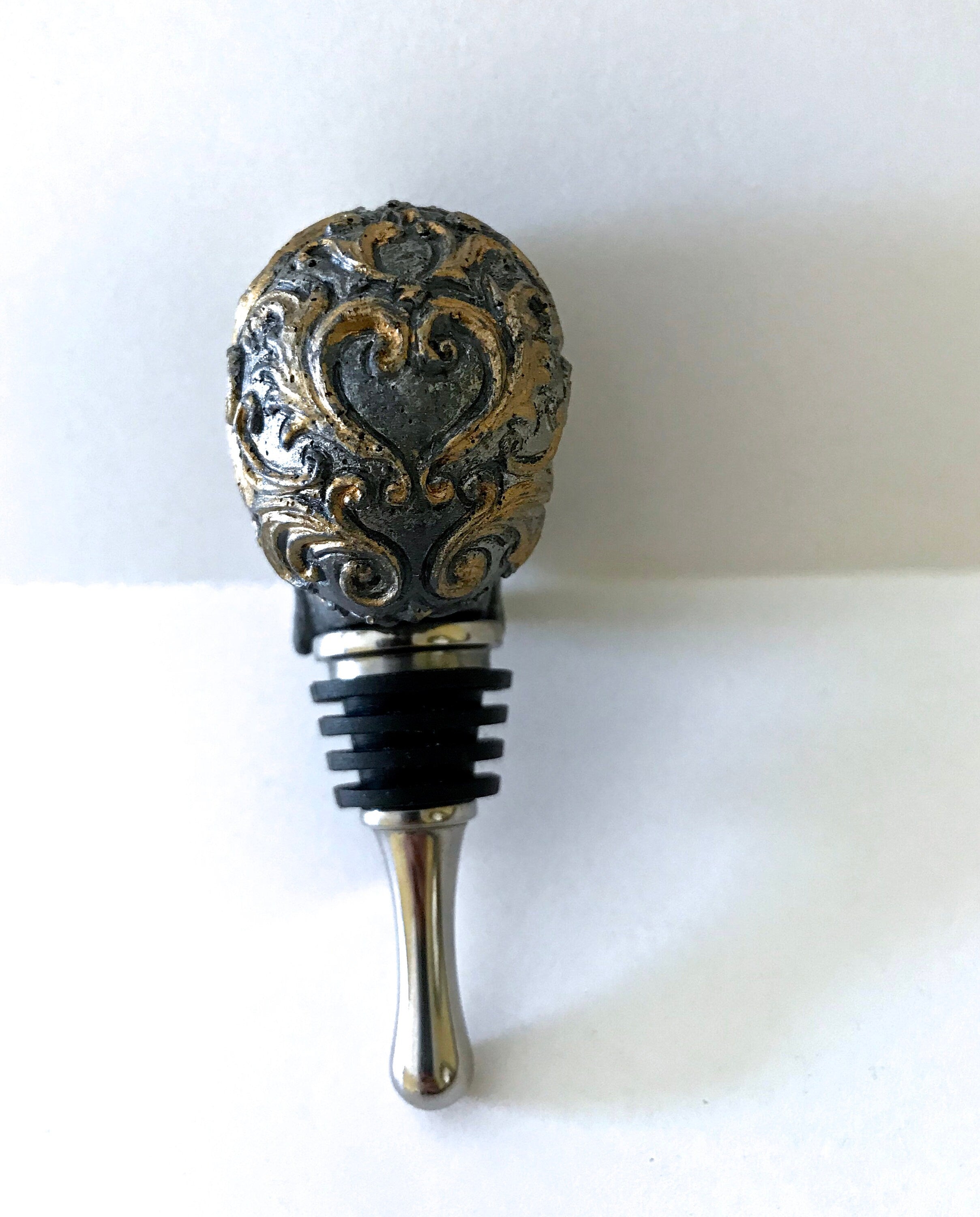 Ornate Skull Winestopper