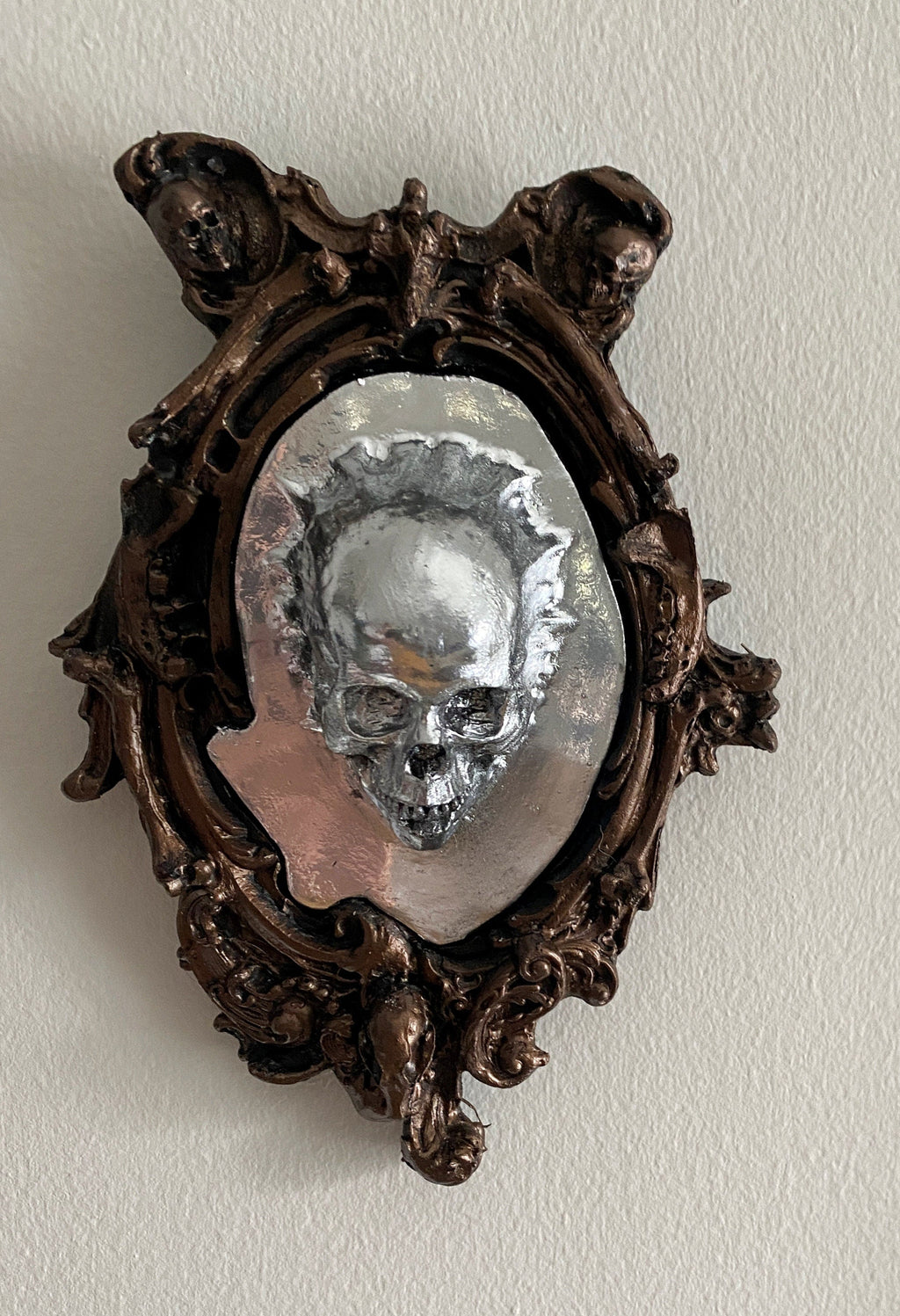 Spectral Skull Wall Plaque, Resin Sculpture | Victorian Gothic Haunted Wall Art | Ghost Skull in Mirror for Halloween, Spooky Home Decor
