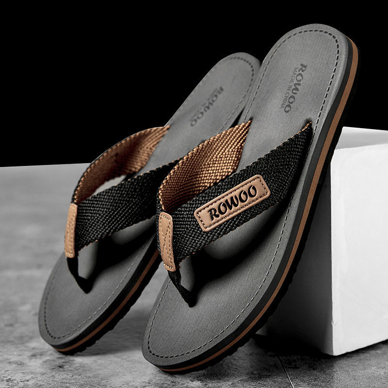 Comfortable Casual Summer Flip- Flops Men Beach Slippers Sandals Simple Luxury Design Indoor Non-Slip Black Flip Flops