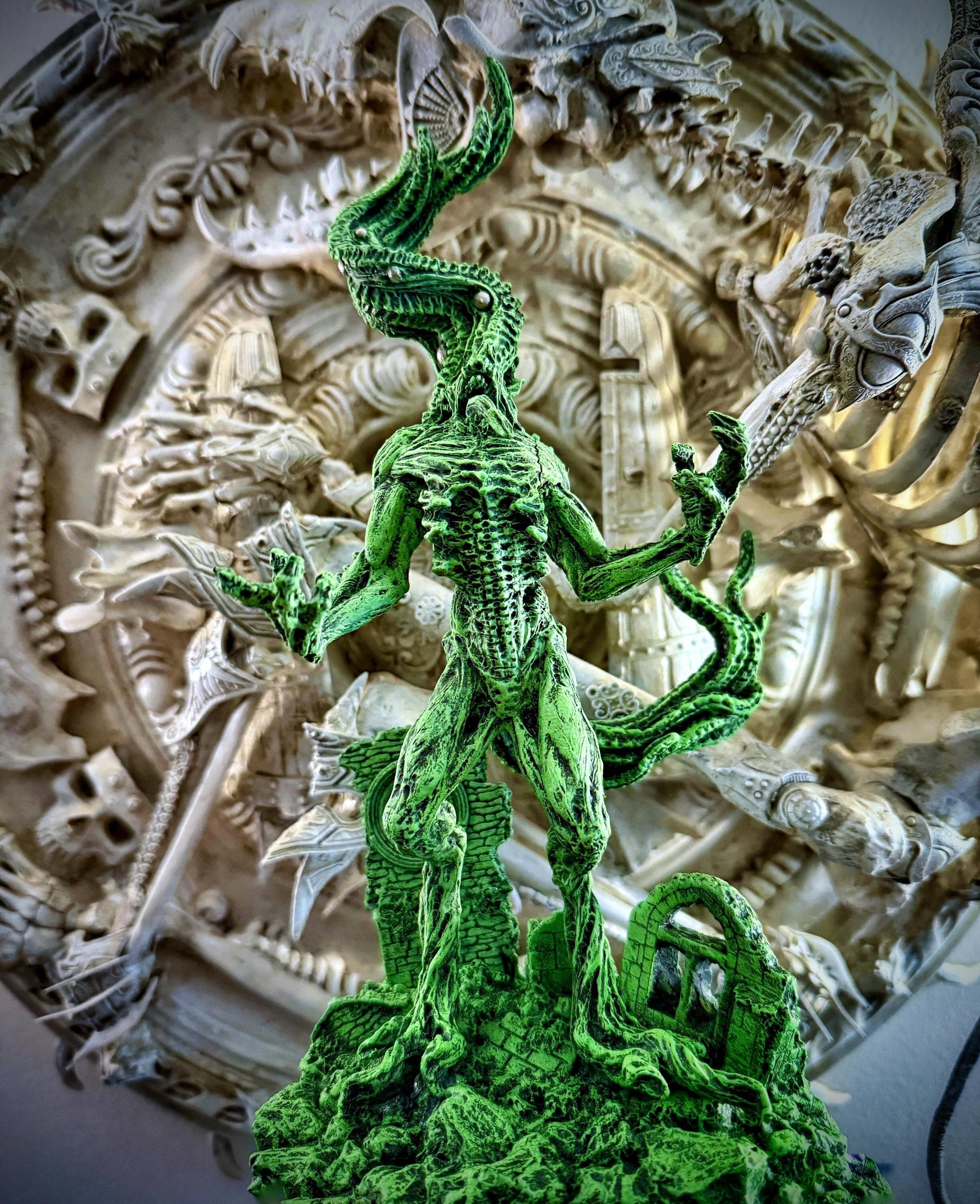 H.P. Lovecraft’s Nyarlathotep Statue, Hand Painted Sculpture | Cthulhu Mythos Monster Figurine | Lovecraftian Horror Decor and Gamer Gift