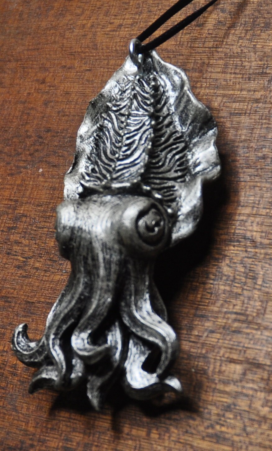 Cuttlefish Ornament, Hand Painted Resin Sculpture | Nautical Sea Creature Figurine |Ocean-Themed Cuttlefish Squid Ornament for Holiday Decor