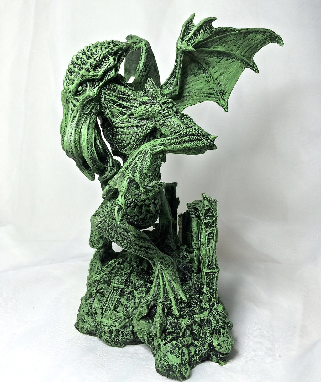 H.P. Lovecraft’s Call of Cthulhu Statue, Hand Painted Sculpture | Cthulhu Mythos Monster Figurine | Lovecraftian Horror Decor and Gamer Gift