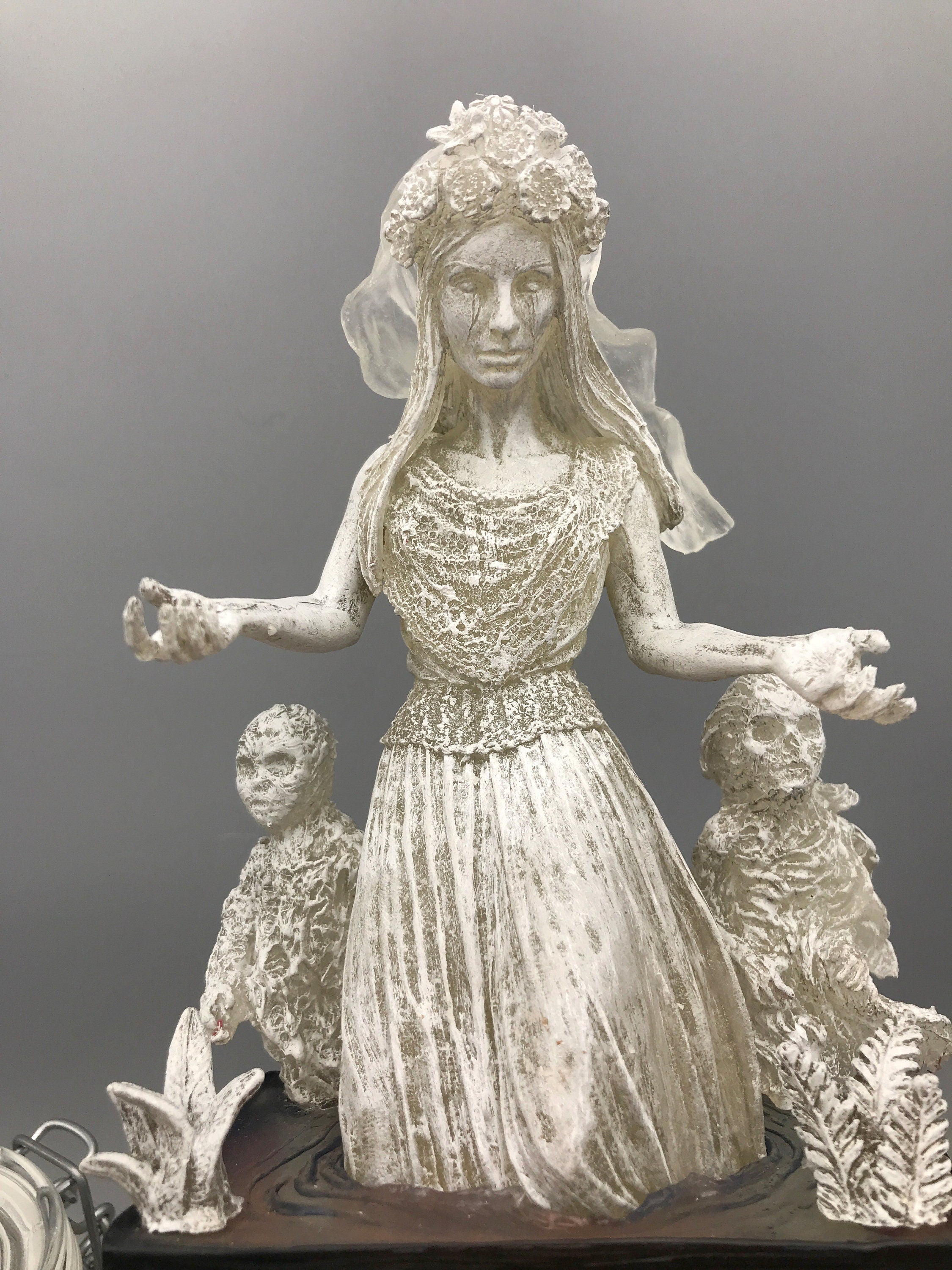 La Llorona, The Weeping Woman Statue, Hand Painted Resin Sculpture | Latin American Folklore Ghost Figurine | Dark Art for Spooky Home Decor