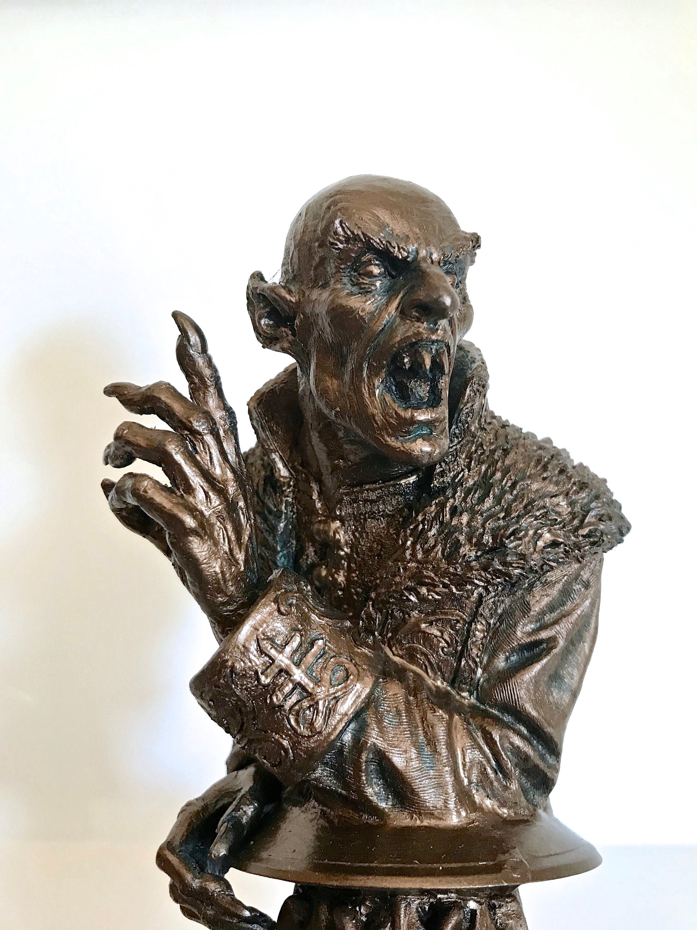 Dracula: Nosferatu Bust,Resin Sculpture | Legendary Vampire Figurine | Victorian Gothic Undead Creature| Dark Art Gift and Spooky Home Decor