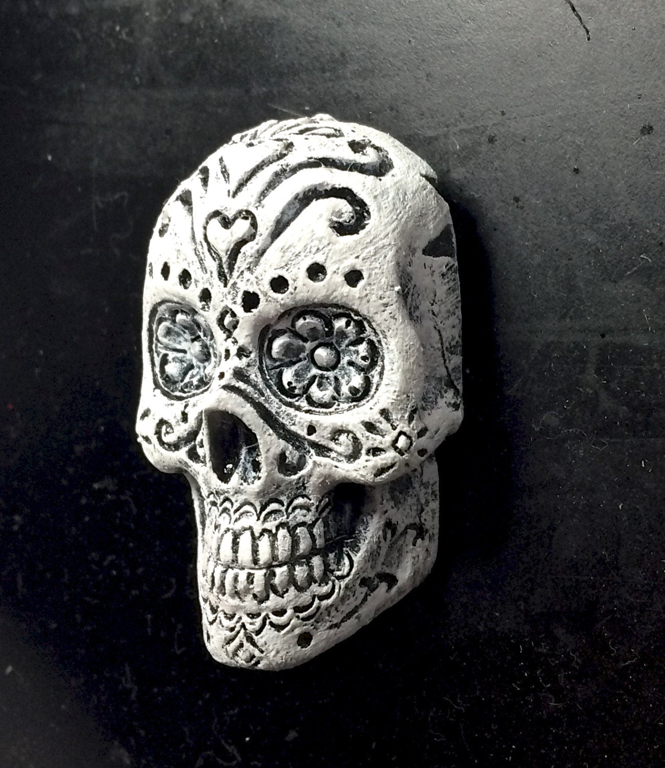 Day of the Dead Skull Magnet, Hand Painted Resin Sculpture | Gothic Fantasy Decor | Dia de los Muertos Magnet for Fantasy and Gothic Decor