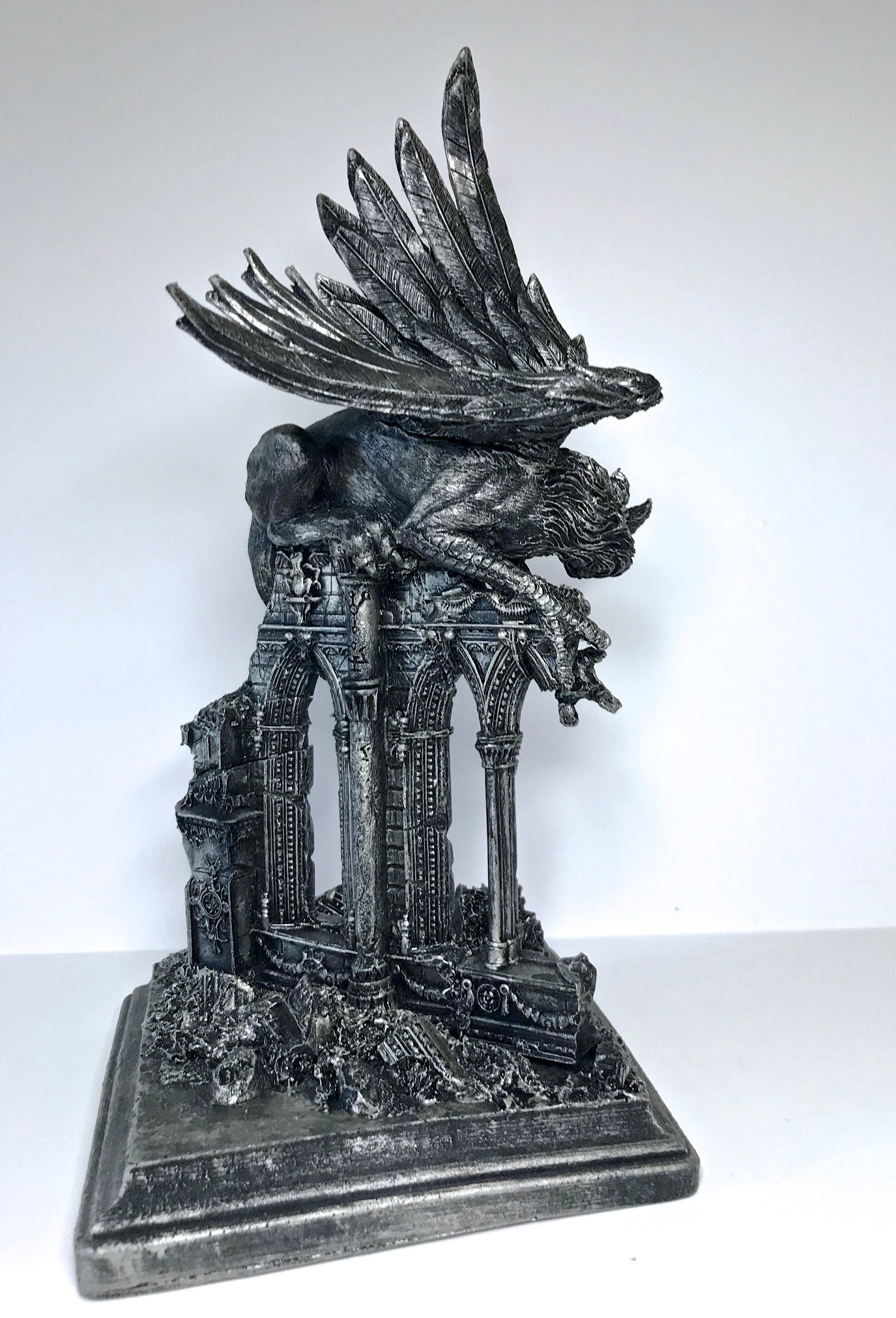 Griffin Statue, Hand Painted Resin Sculpture | Mythical Creature Figurine | Unique Legendary Guardian Spirit Figurine. Fantasy Art Decor