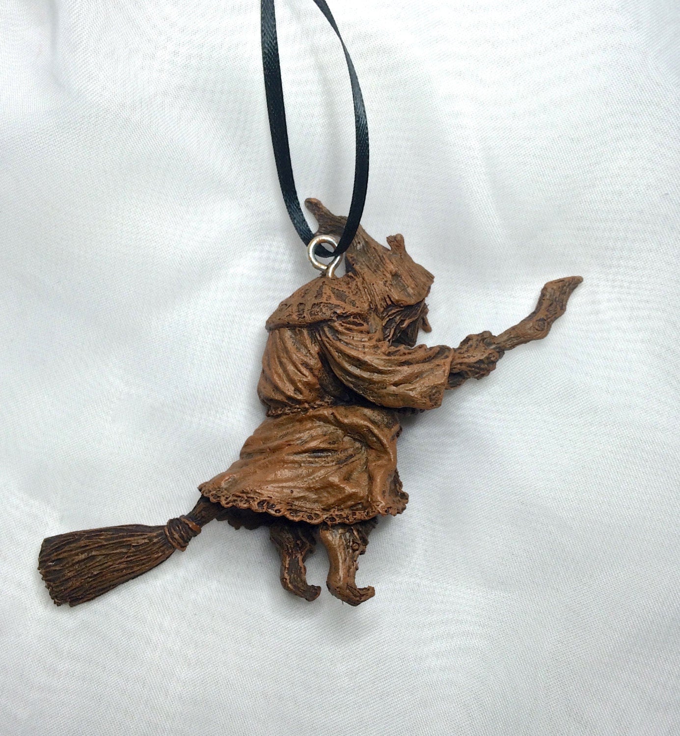 La Befana the Witch Ornament, Hand Painted Resin Sculpture |Rustic Folklore Crone Figurine |Christmas Witch Pagan Ornament for Holiday Decor