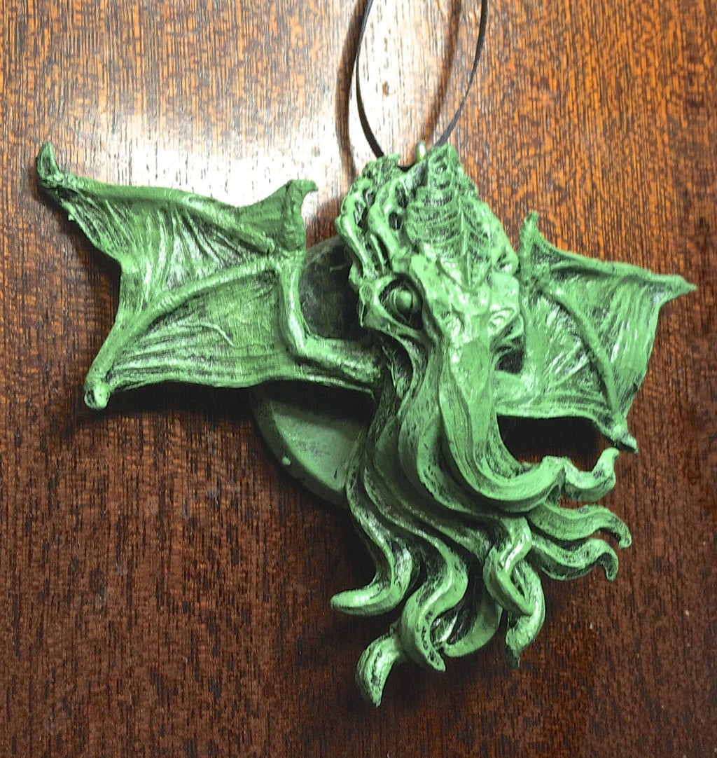 H.P. Lovecraft’s Cthulhu Head Ornament, Hand Painted Sculpture | Cthulhu Mythos Monster Figurine | Lovecraftian Horror Decor and Gamer Gift