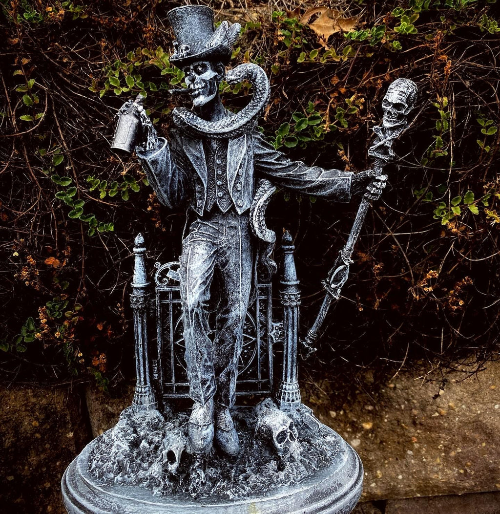 Baron Samedi, Voodoo Loa of Death Statue, Hand Painted Resin Sculpture | Legendary Voodoo Figurine | Gothic Altar Statue for Witchy Decor