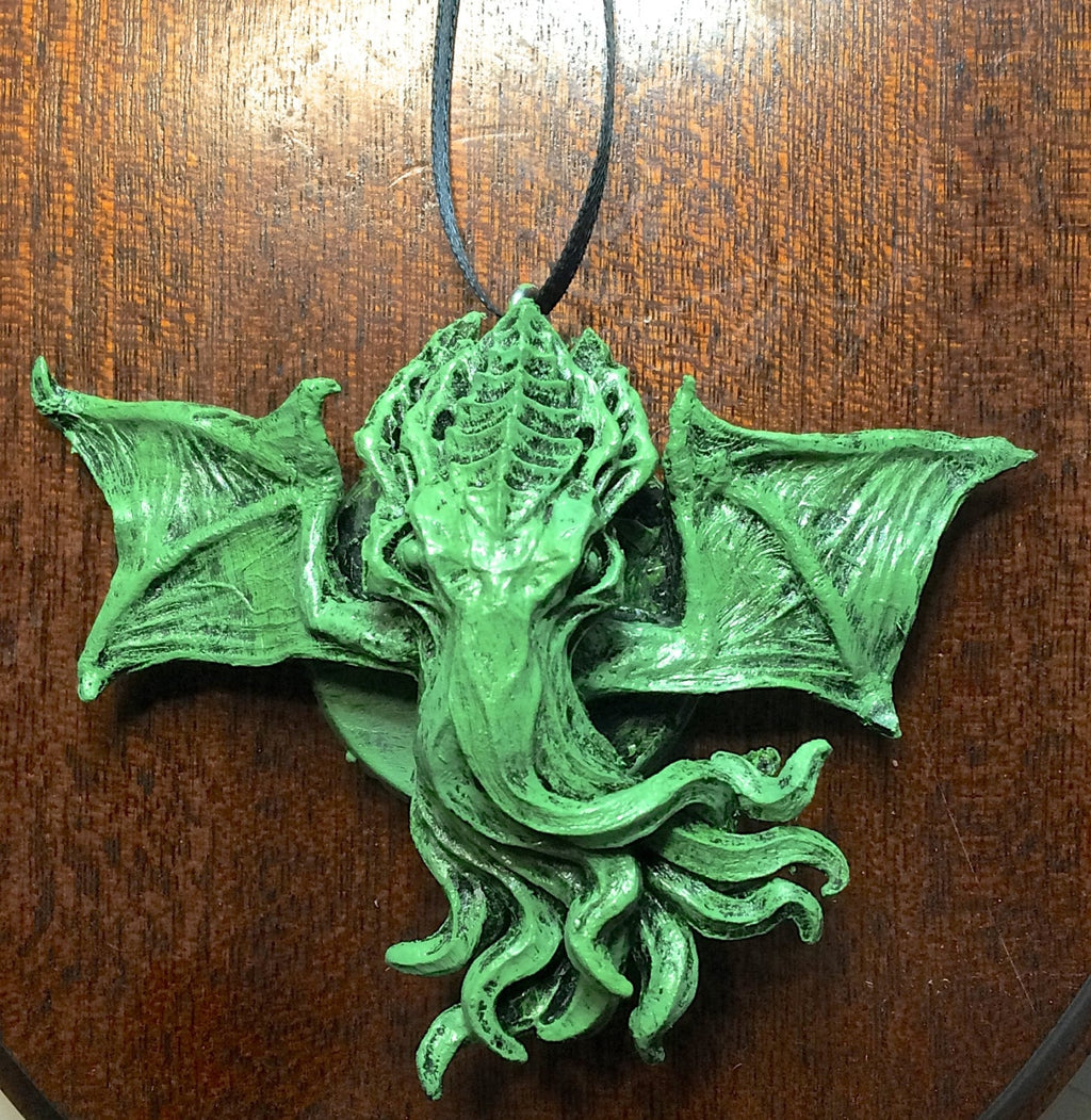 H.P. Lovecraft’s Cthulhu Head Ornament, Hand Painted Sculpture | Cthulhu Mythos Monster Figurine | Lovecraftian Horror Decor and Gamer Gift