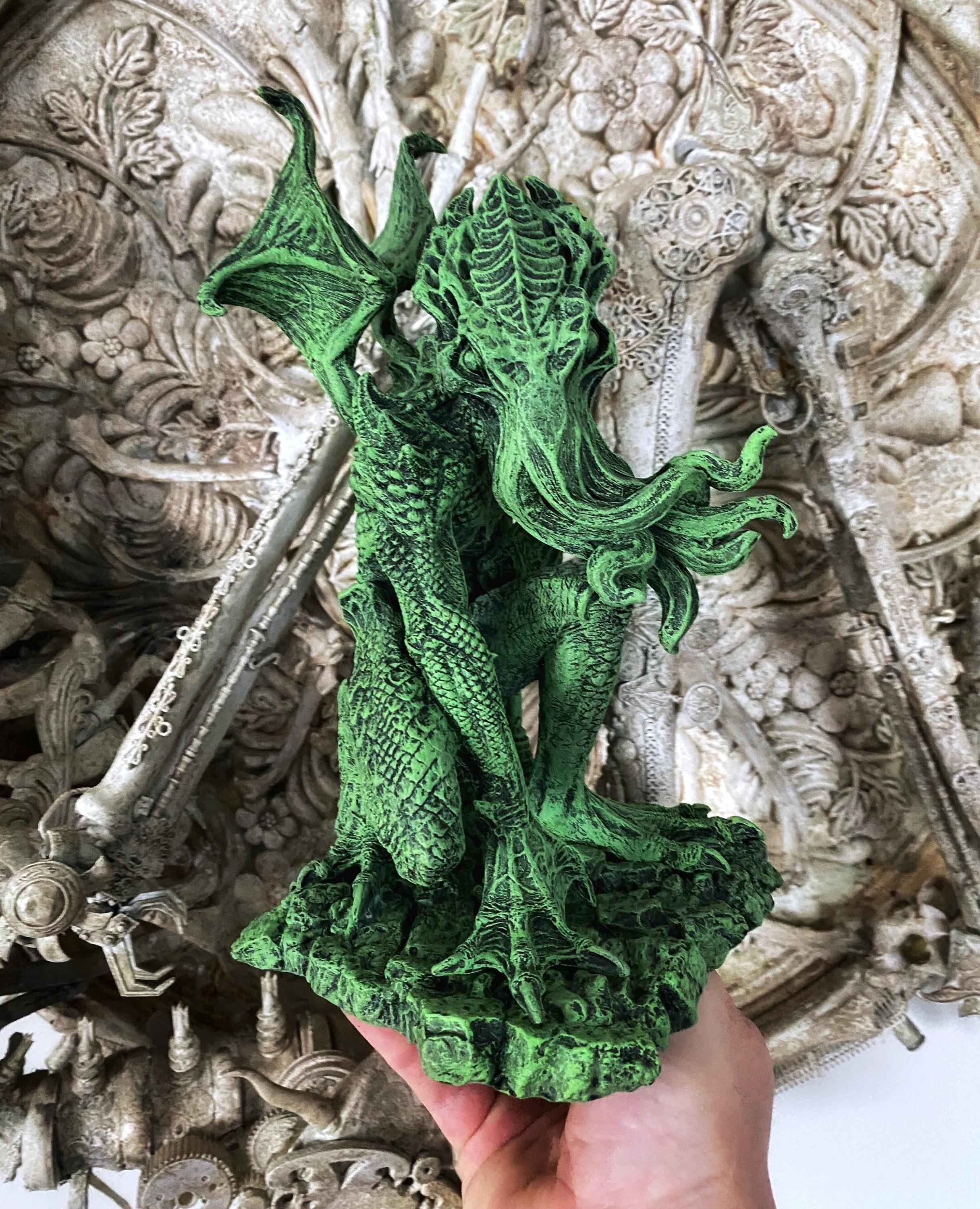 H.P. Lovecraft’s Cthulhu Rising Statue, Hand Painted Sculpture | Cthulhu Mythos Monster Figurine | Lovecraftian Horror Decor and Gamer Gift
