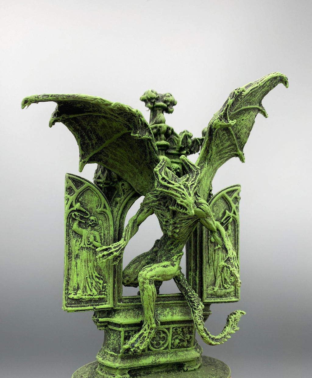 H.P. Lovecraft's Nightgaunt Statue, Hand Painted Sculpture | Cthulhu Mythos Monster Figurine | Lovecraftian Horror Decor and Gamer Gift