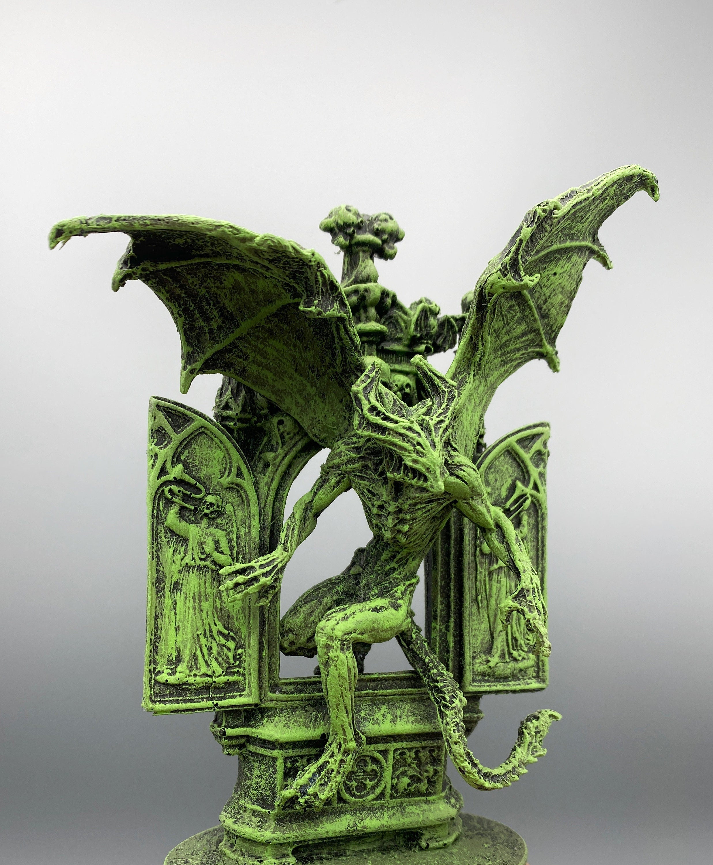 H.P. Lovecraft's Nightgaunt Statue, Hand Painted Sculpture | Cthulhu Mythos Monster Figurine | Lovecraftian Horror Decor and Gamer Gift