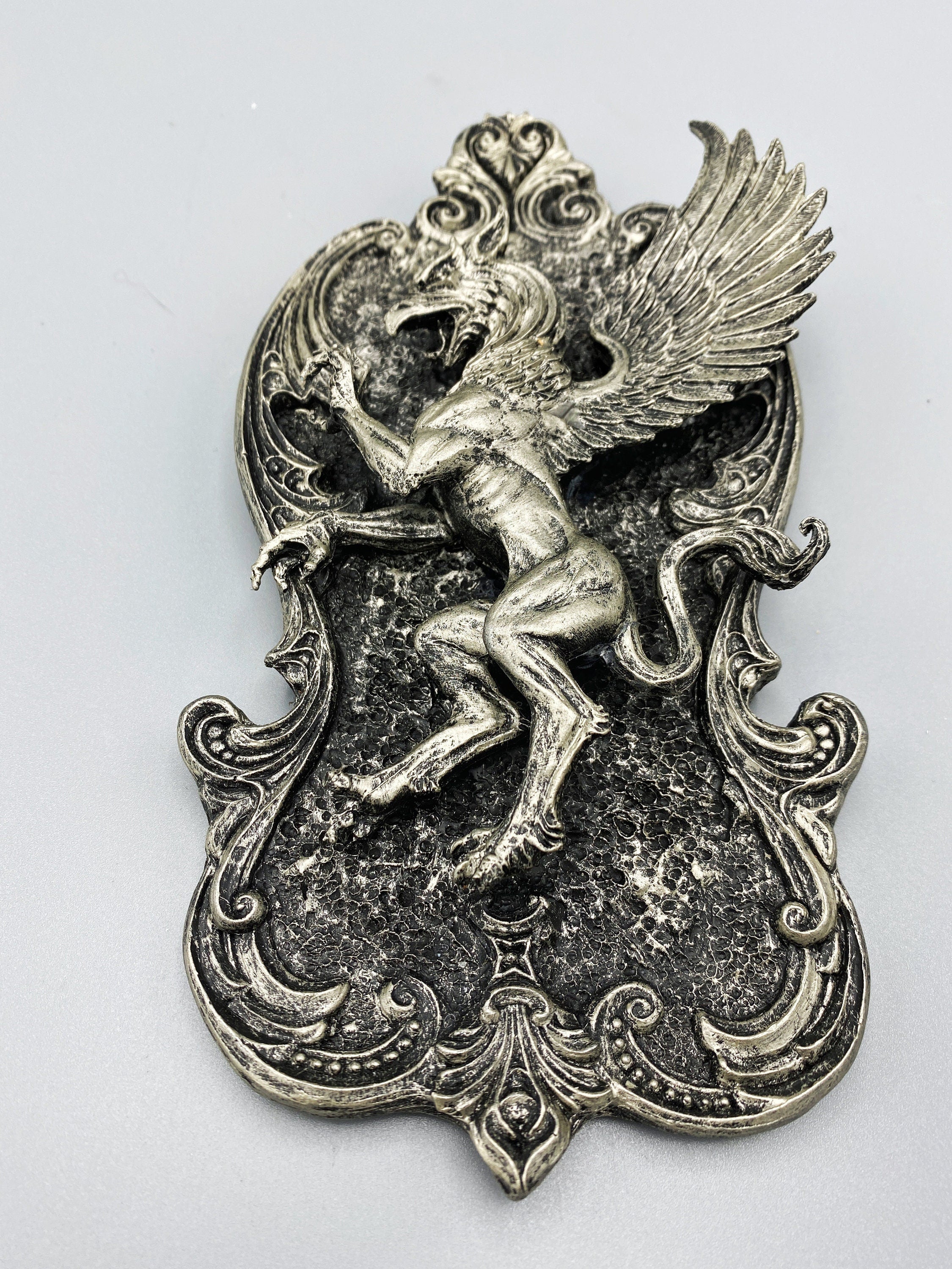 Medieval Griffin Wall Plaque, Hand Painted Resin | Fantasy Creature Wall Art | Classical Gryphon Plaque for Gothic Fantasy Home Decor