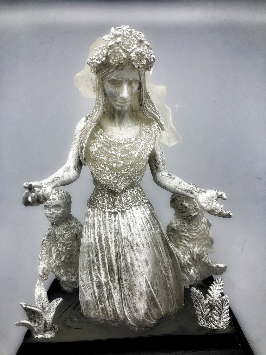 La Llorona, The Weeping Woman Statue, Hand Painted Resin Sculpture | Latin American Folklore Ghost Figurine | Dark Art for Spooky Home Decor
