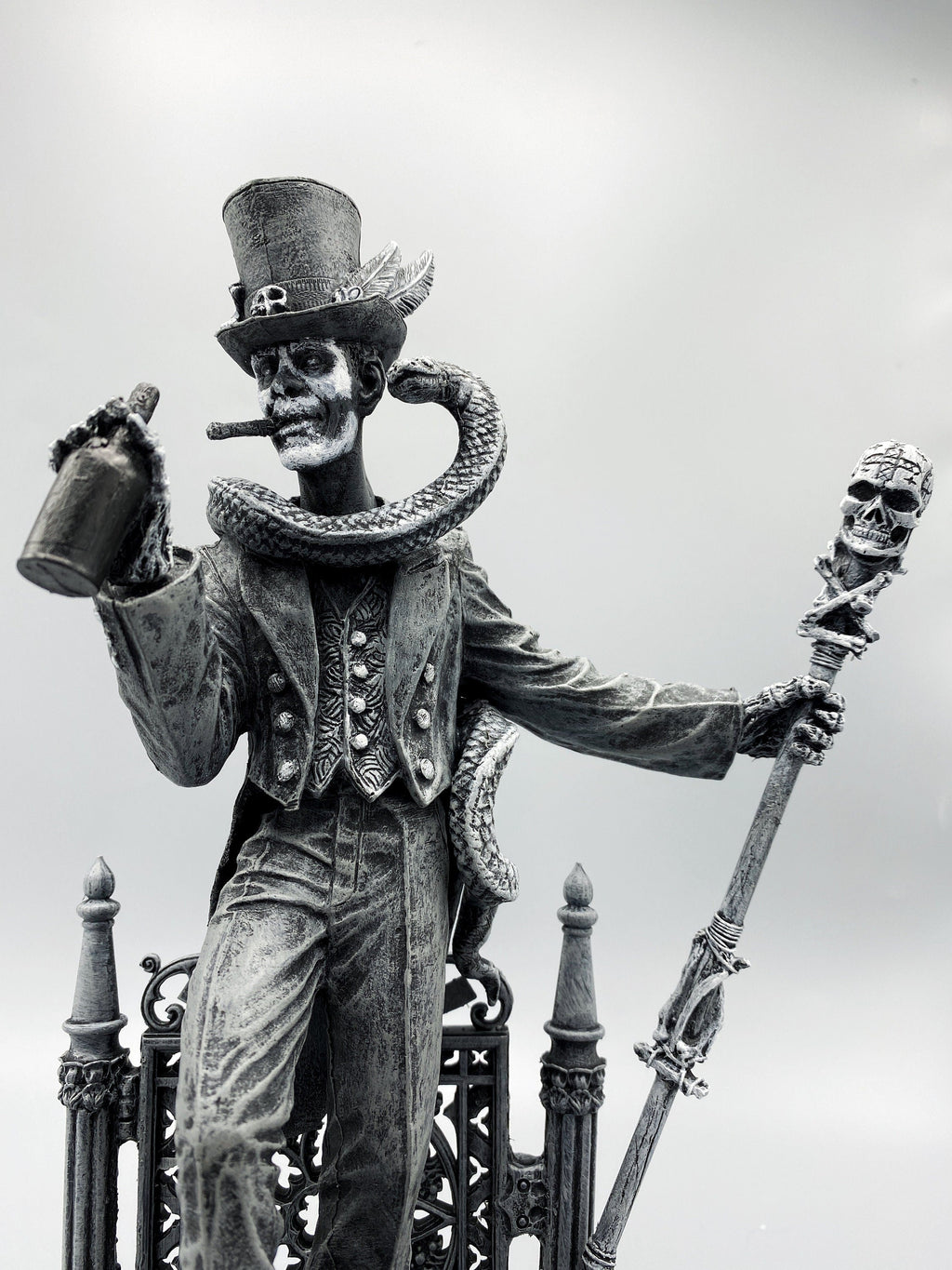 Baron Samedi, Voodoo Loa of Death Statue, Hand Painted Resin Sculpture | Legendary Voodoo Figurine | Gothic Altar Statue for Witchy Decor