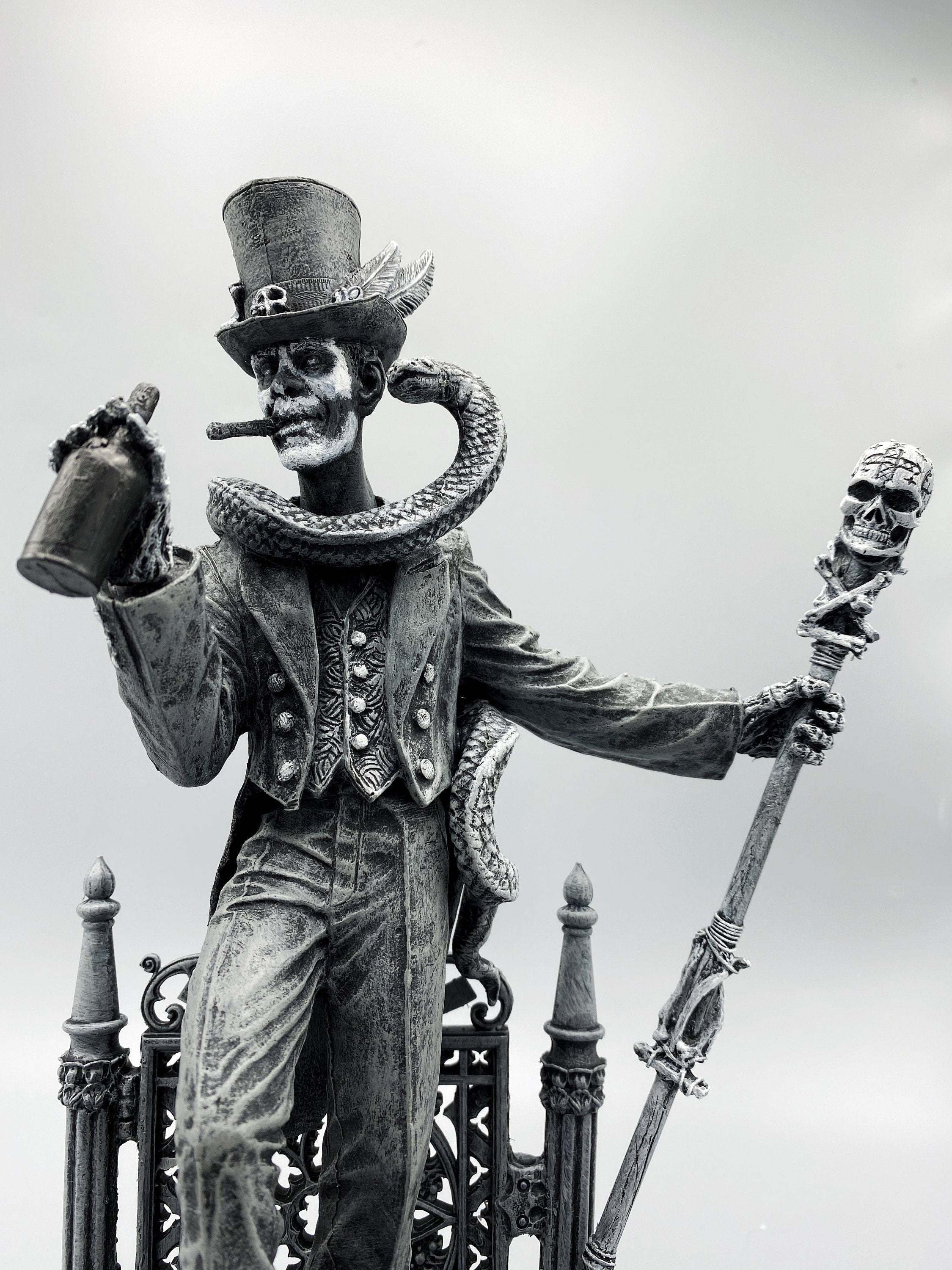 Baron Samedi, Voodoo Loa of Death Statue, Hand Painted Resin Sculpture | Legendary Voodoo Figurine | Gothic Altar Statue for Witchy Decor