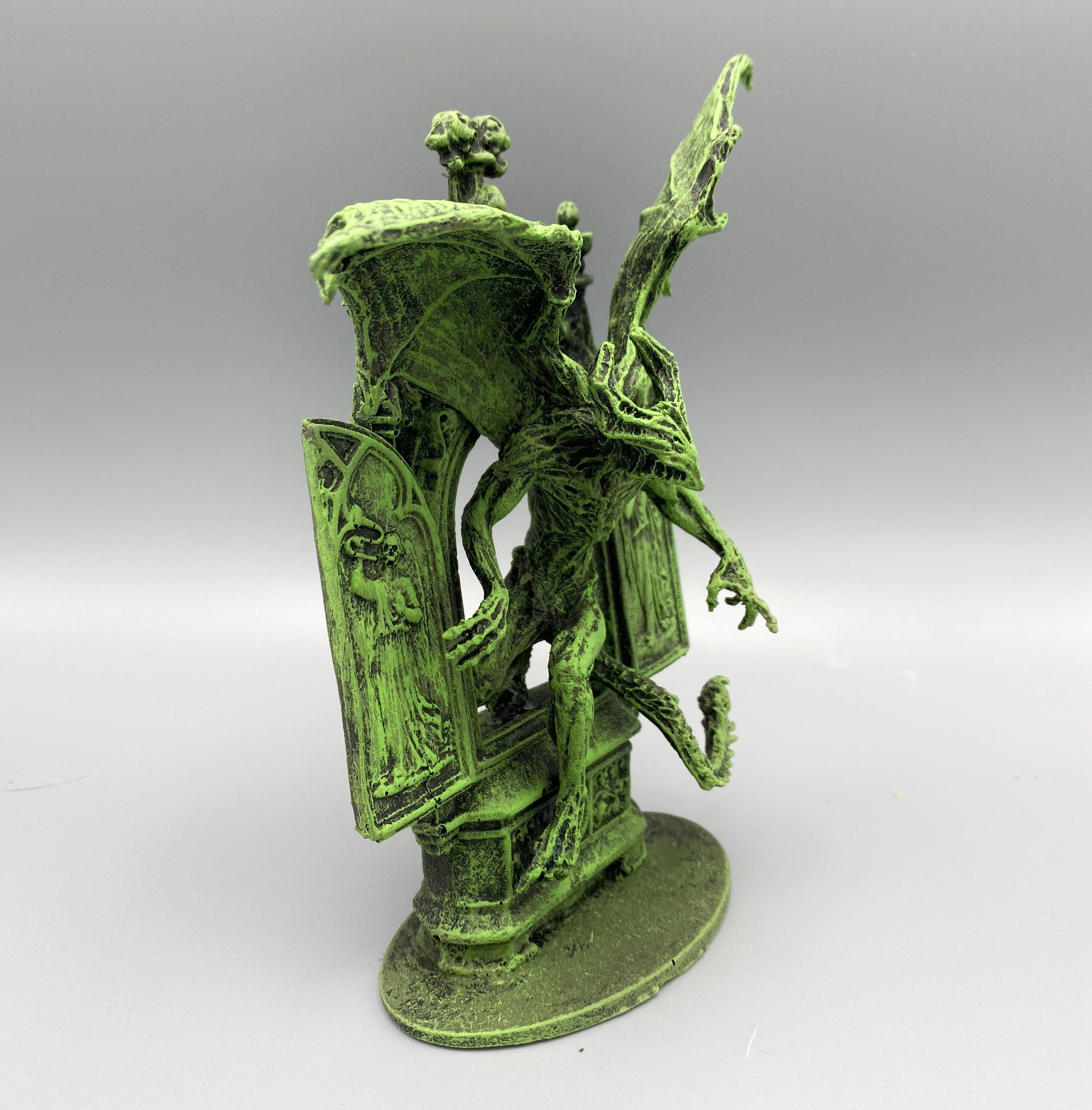 H.P. Lovecraft's Nightgaunt Statue, Hand Painted Sculpture | Cthulhu Mythos Monster Figurine | Lovecraftian Horror Decor and Gamer Gift