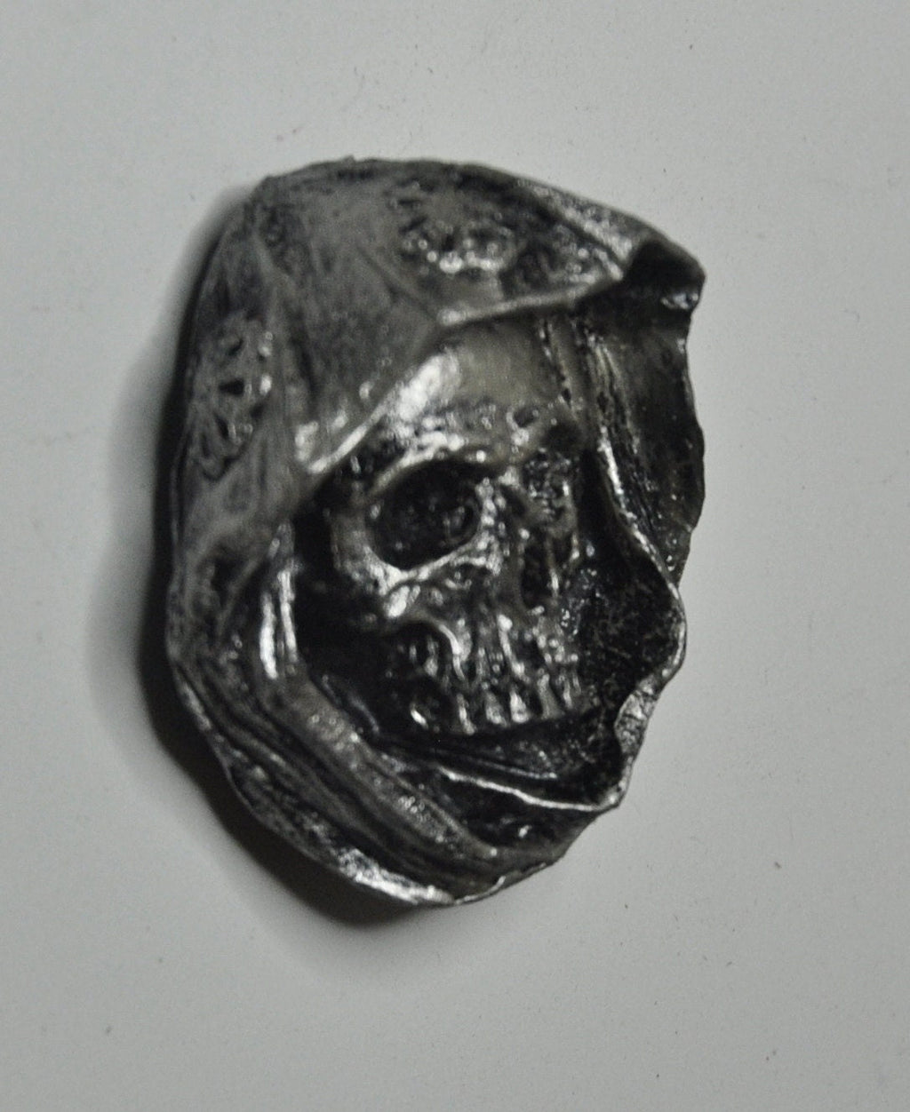 Santa Muerte/ Grim Reaper Magnet, Hand Painted Resin Sculpture | Mythic Fantasy Decor | Santa Muerte Magnet for Fantasy and Gothic Decor