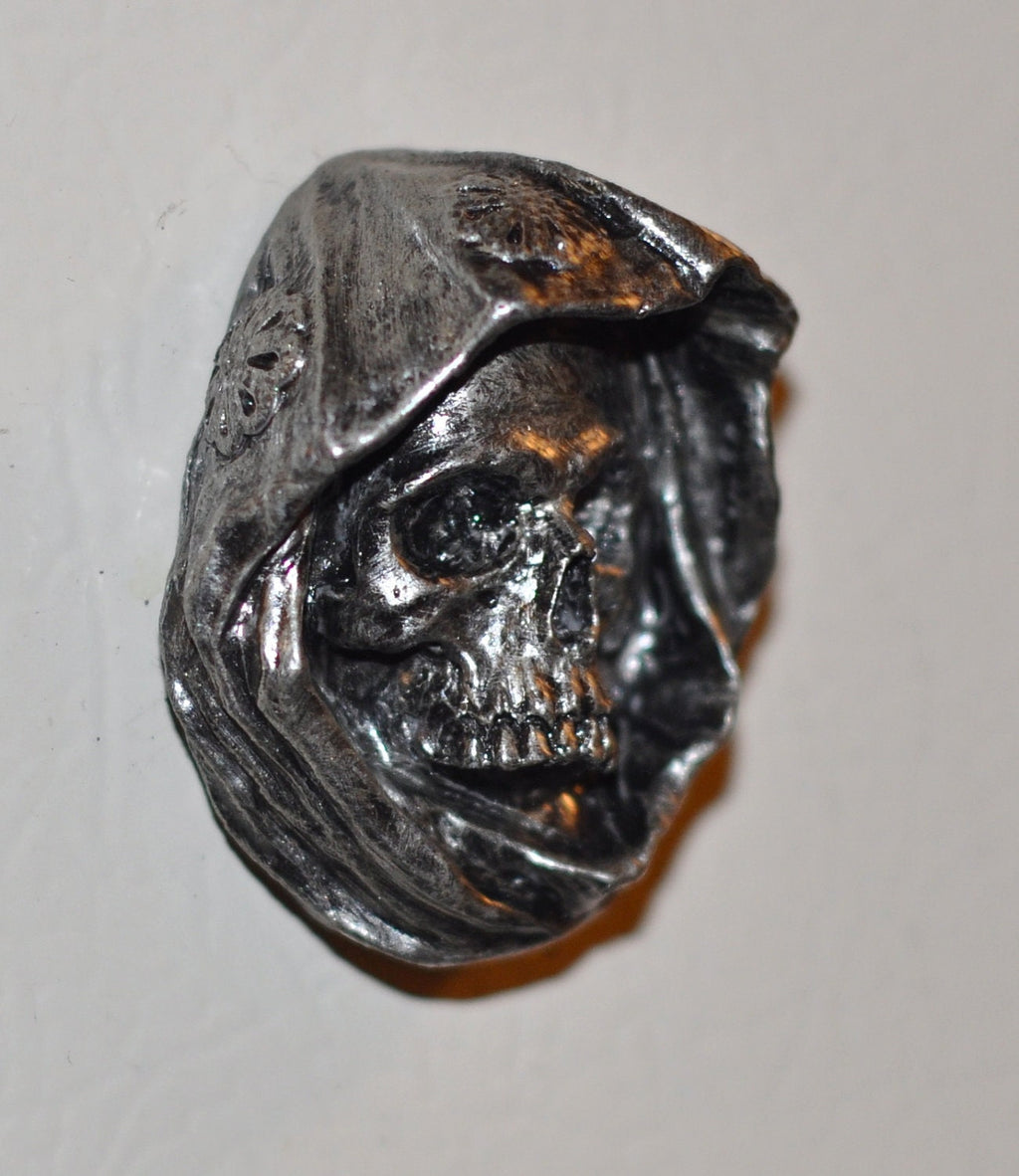 Santa Muerte/ Grim Reaper Magnet, Hand Painted Resin Sculpture | Mythic Fantasy Decor | Santa Muerte Magnet for Fantasy and Gothic Decor