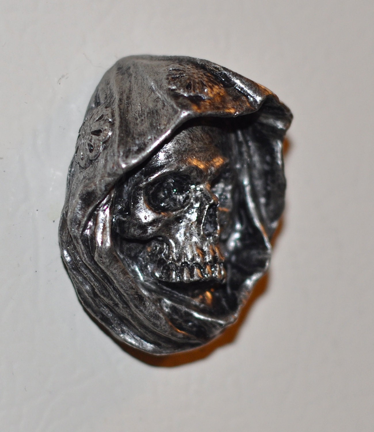 Santa Muerte/ Grim Reaper Magnet, Hand Painted Resin Sculpture | Mythic Fantasy Decor | Santa Muerte Magnet for Fantasy and Gothic Decor
