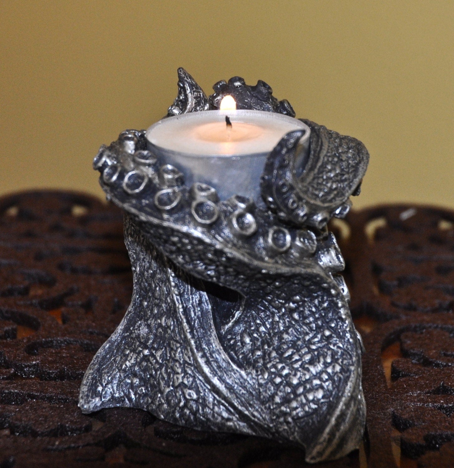 Kraken Tentacles Tea Light Holder, Hand Sculpted Resin Sculpture | Lovecraftian Tentacle Tea Light for Nautical Gift and Gothic Home Decor