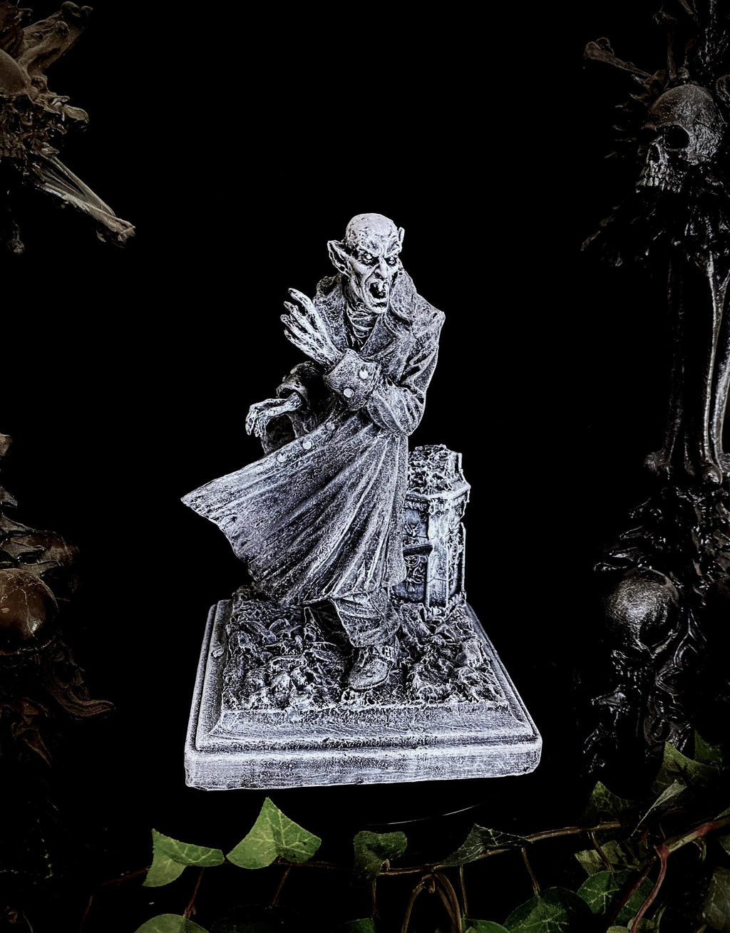 Dracula: Nosferatu Statue,Resin Sculpture | Legendary Vampire Figurine | Victorian Gothic Undead Creature| Dark Art Gift Spooky Home Decor