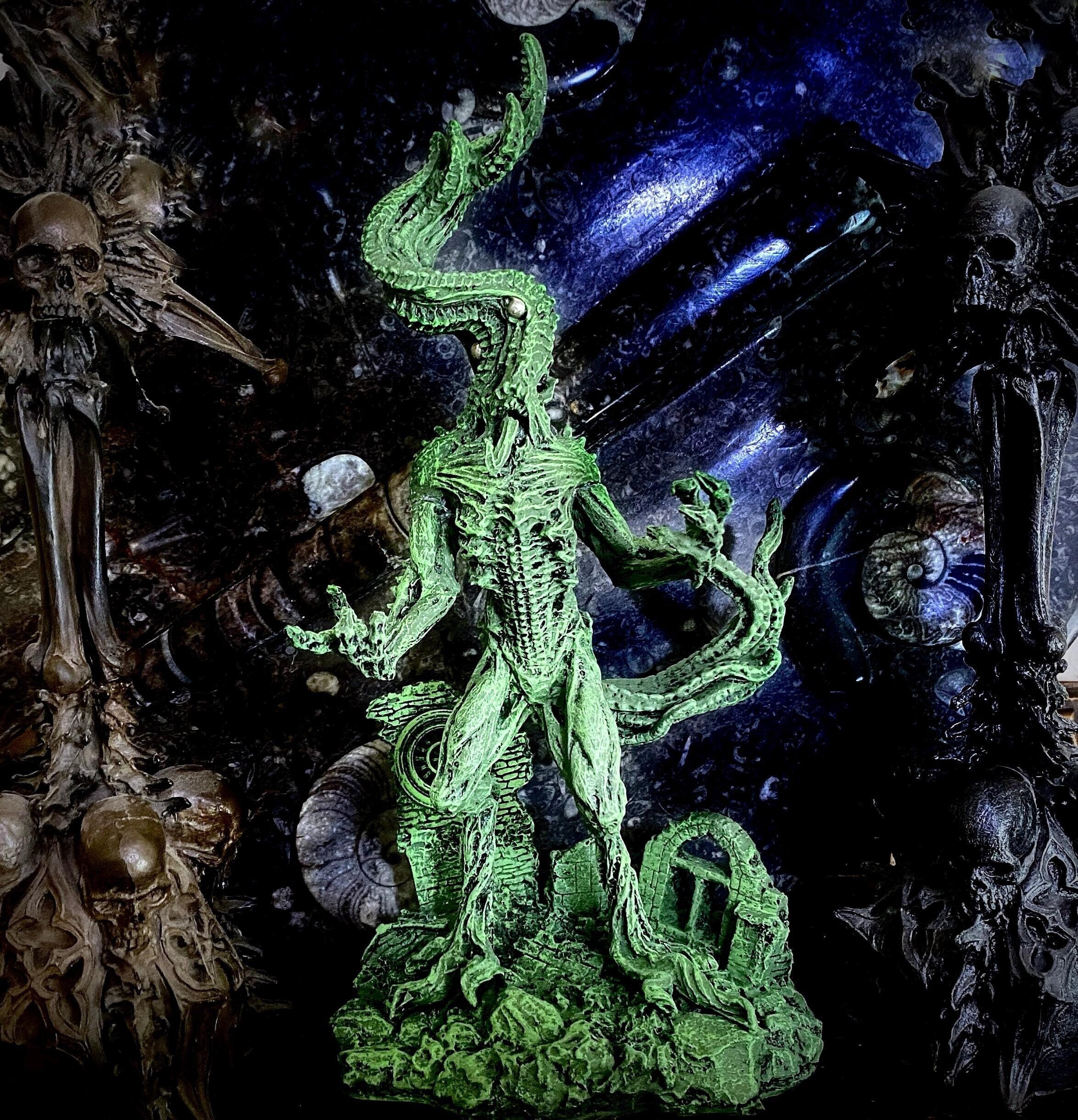 H.P. Lovecraft’s Nyarlathotep Statue, Hand Painted Sculpture | Cthulhu Mythos Monster Figurine | Lovecraftian Horror Decor and Gamer Gift