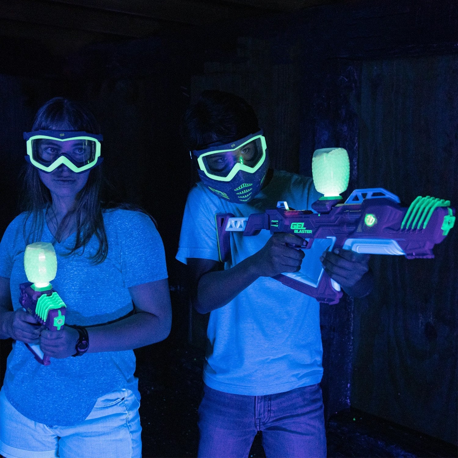 [Not Allowed to Sell on Amazon] Gel Blaster Starfire XL Glow-in-The-Dark Blaster Toy Gun High Performance Splat Gun Toy with 6000 Gellets 170-250 FPS