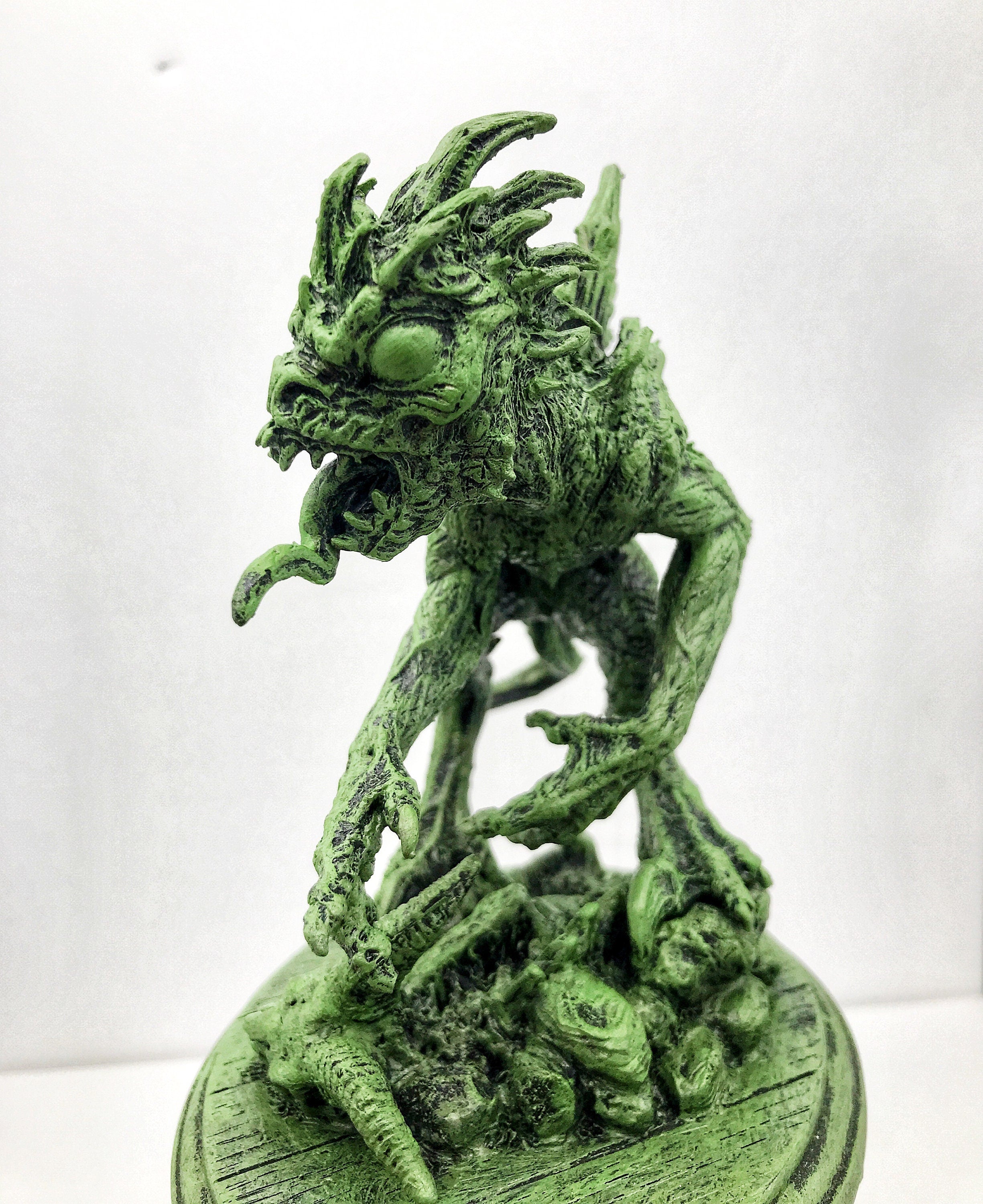 Chupacabra Statue, Hand Painted Resin Sculpture |Cryptozoology Creature Figurine |Urban Legend Chupacabra Monster Figurine, Horror Art Decor