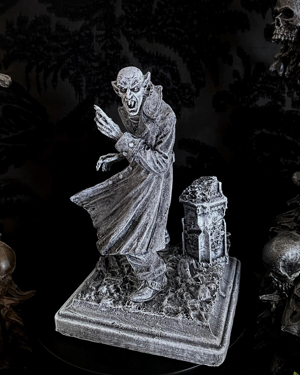 Dracula: Nosferatu Statue,Resin Sculpture | Legendary Vampire Figurine | Victorian Gothic Undead Creature| Dark Art Gift Spooky Home Decor