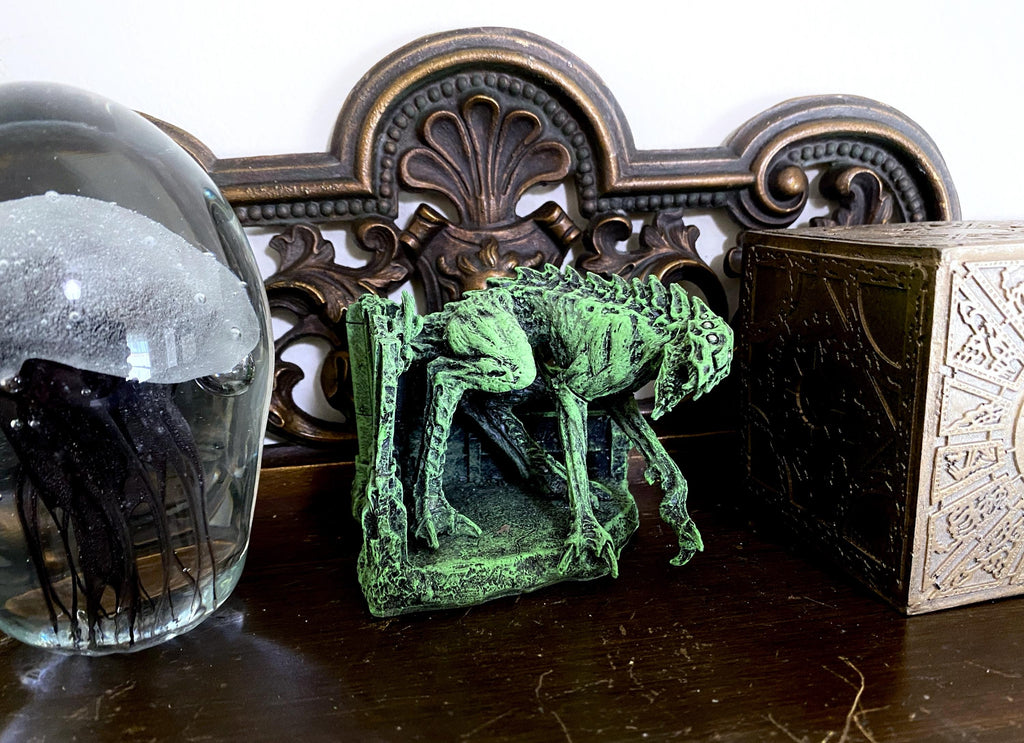 H.P. Lovecraft’s Hound of Tindalos Statue, Hand Painted Sculpture |Cthulhu Mythos Monster Figurine| Lovecraftian Horror Decor and Gamer Gift