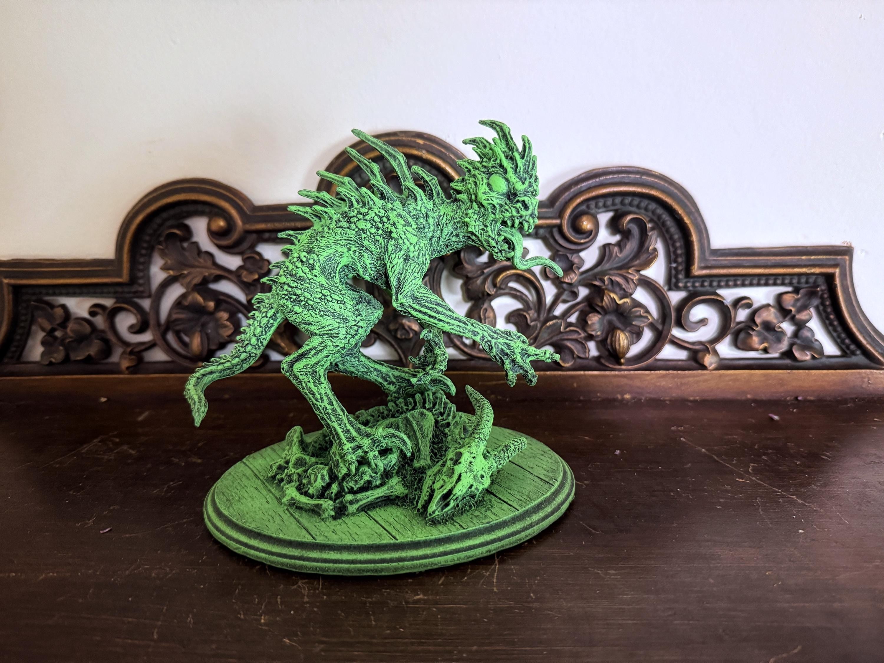 Chupacabra Statue, Hand Painted Resin Sculpture |Cryptozoology Creature Figurine |Urban Legend Chupacabra Monster Figurine, Horror Art Decor