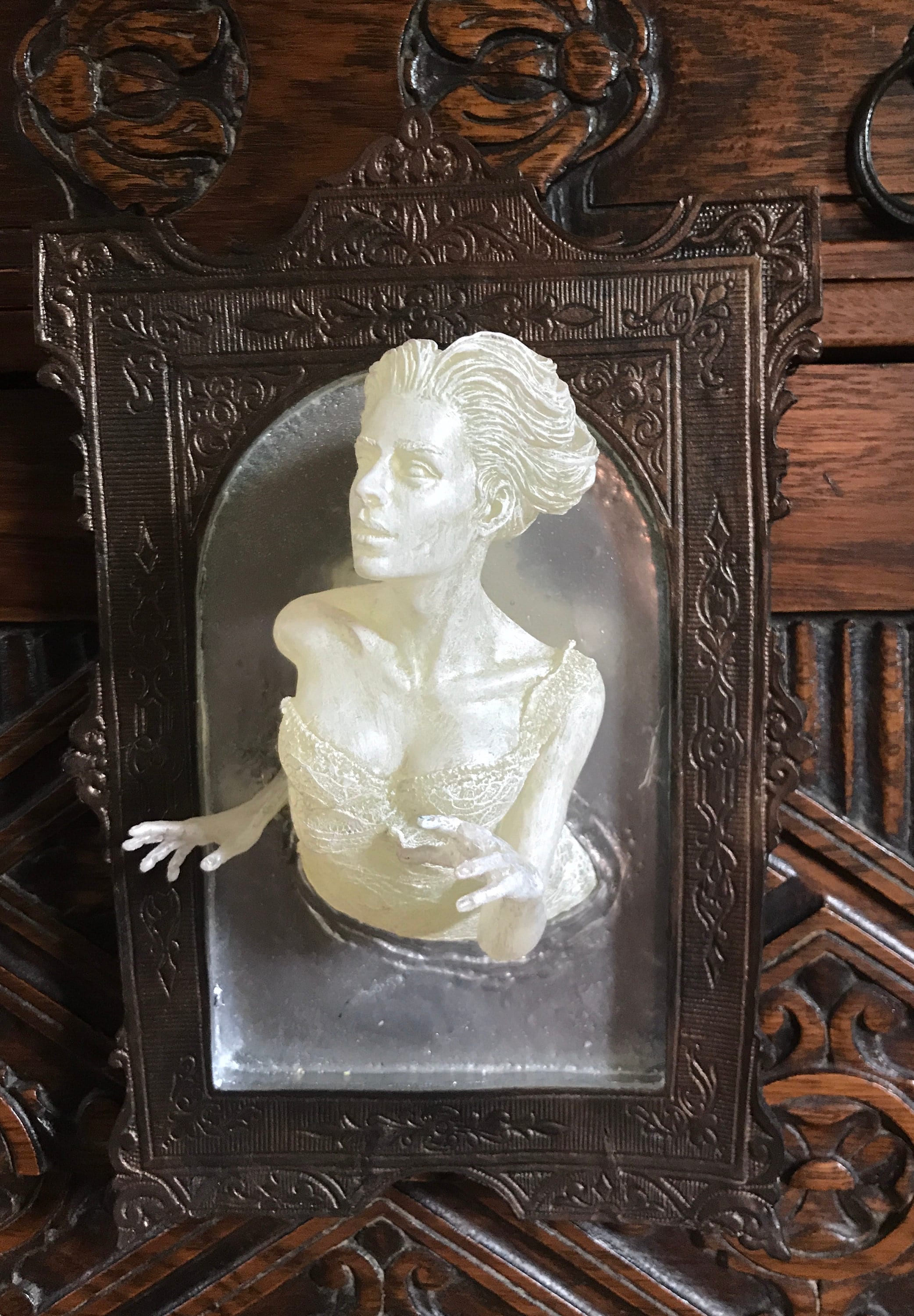 Ghost in the Mirror Wall Plaque,  Large Version, Resin |Victorian Gothic Haunted Wall Art |Gift for Halloween and Spooky Home Decor