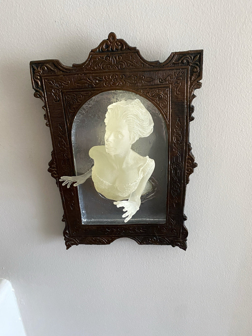 Ghost in the Mirror Wall Plaque, Glow in the Dark Large Version |Victorian Gothic Haunted Wall Art |Gift for Halloween and Spooky Home Decor