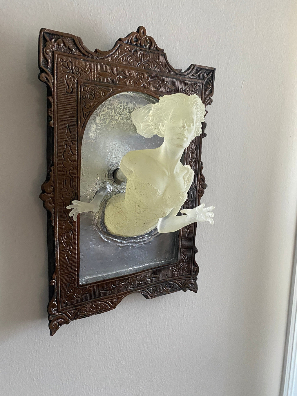 Ghost in the Mirror Wall Plaque, Glow in the Dark Large Version |Victorian Gothic Haunted Wall Art |Gift for Halloween and Spooky Home Decor