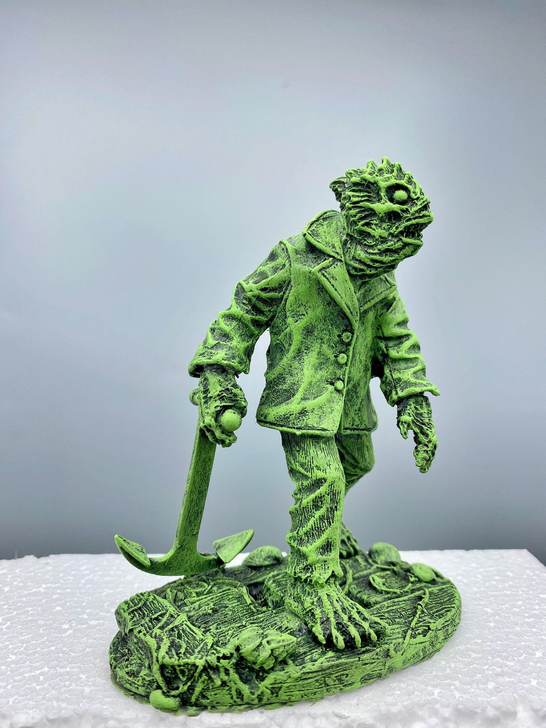 H.P. Lovecraft's Deep One Statue, Resin Sculpture | Cthulhu Mythos Monster Figurine | Lovecraftian  Creature Horror Decor and Gamer Gift