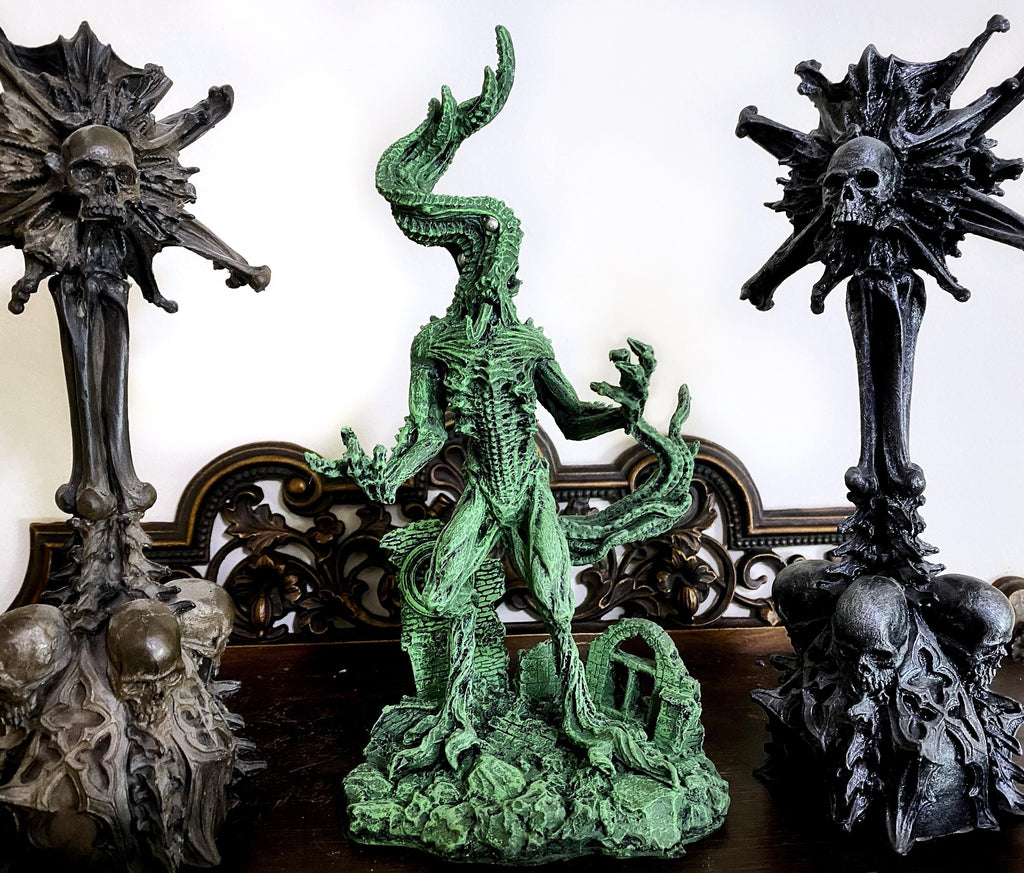 H.P. Lovecraft’s Nyarlathotep Statue, Hand Painted Sculpture | Cthulhu Mythos Monster Figurine | Lovecraftian Horror Decor and Gamer Gift