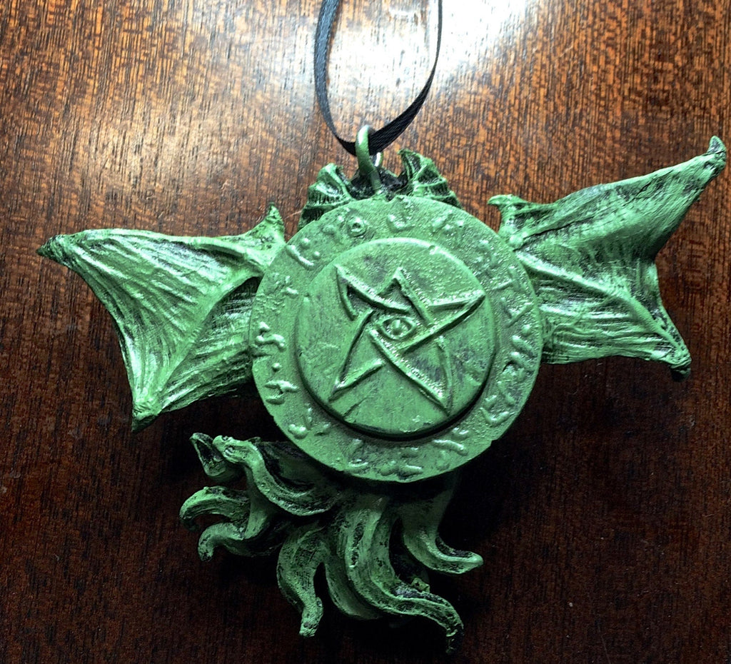 H.P. Lovecraft’s Cthulhu Head Ornament, Hand Painted Sculpture | Cthulhu Mythos Monster Figurine | Lovecraftian Horror Decor and Gamer Gift