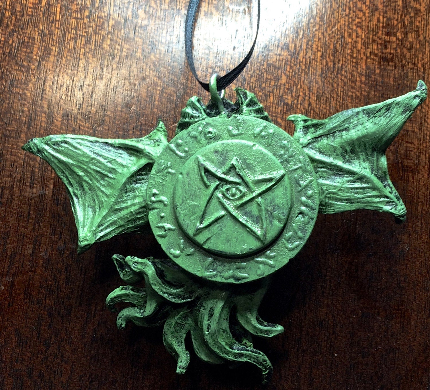 H.P. Lovecraft’s Cthulhu Head Ornament, Hand Painted Sculpture | Cthulhu Mythos Monster Figurine | Lovecraftian Horror Decor and Gamer Gift