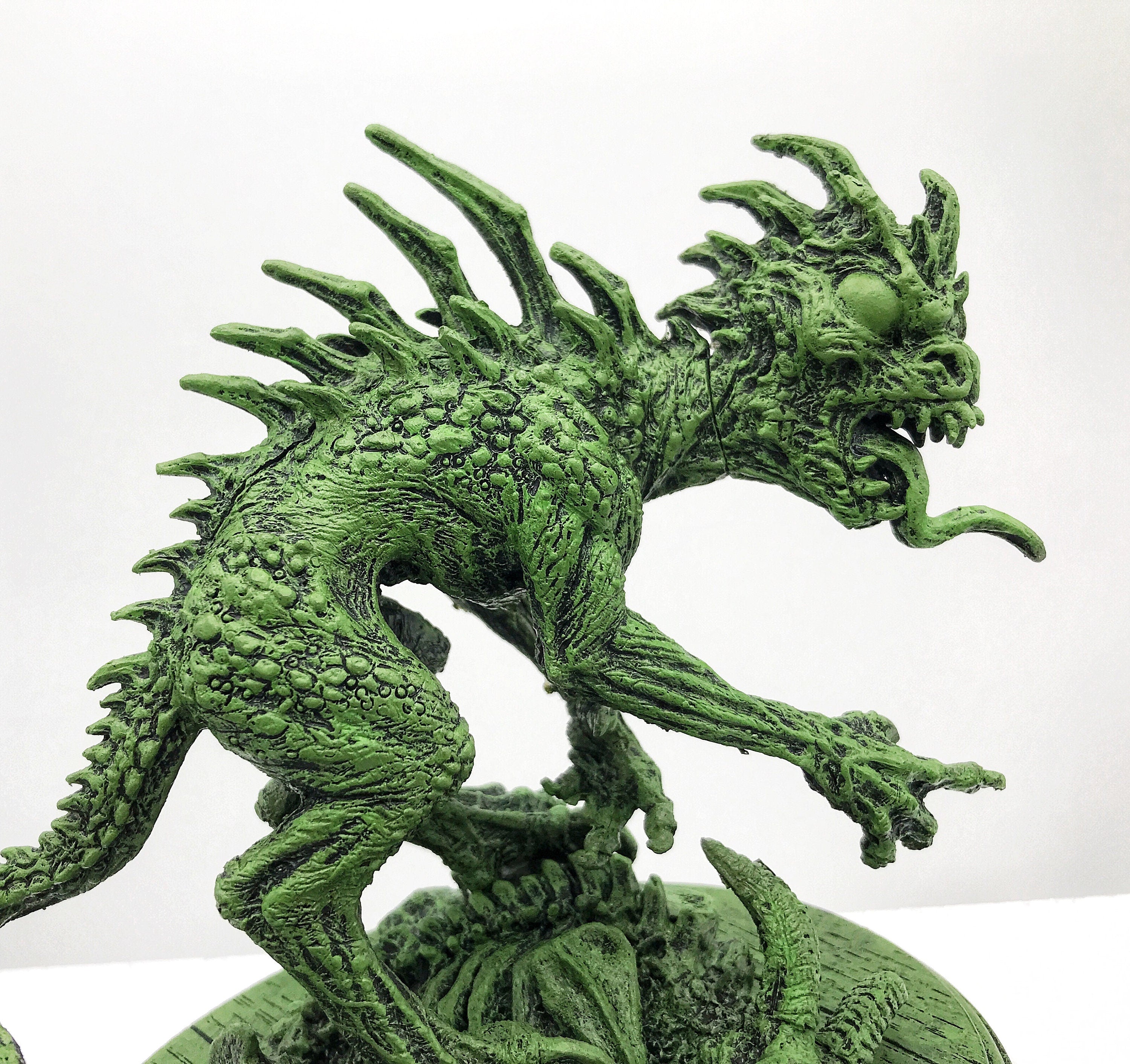 Chupacabra Statue, Hand Painted Resin Sculpture |Cryptozoology Creature Figurine |Urban Legend Chupacabra Monster Figurine, Horror Art Decor