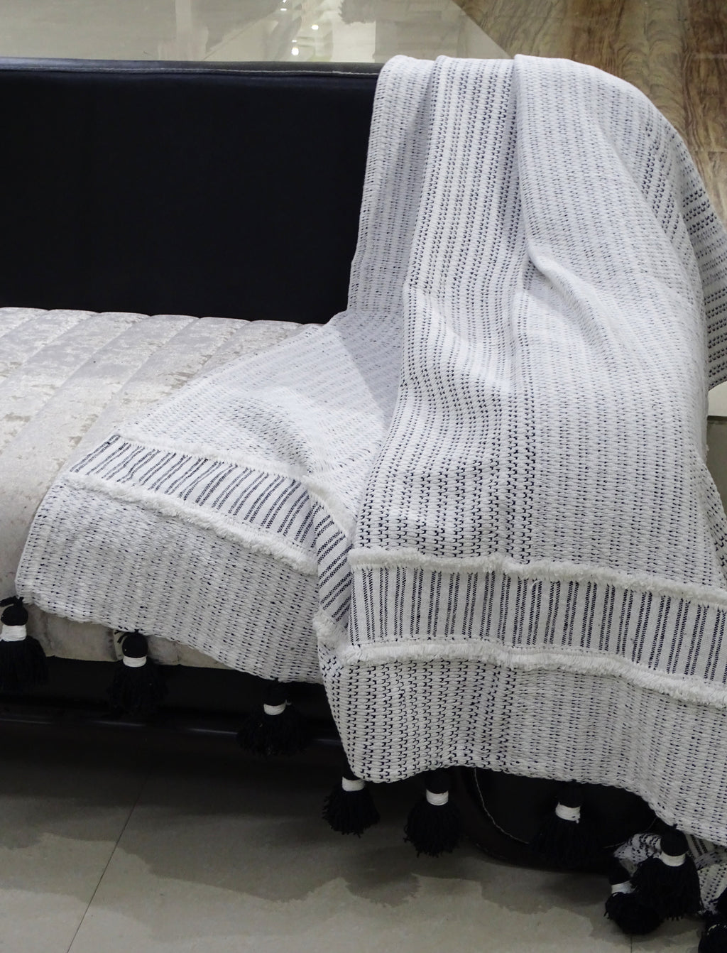 Hand loom Woven Textured Throw Black & Off White