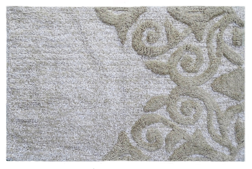 Damask Pattern Bath Rug in Beige & Ivory