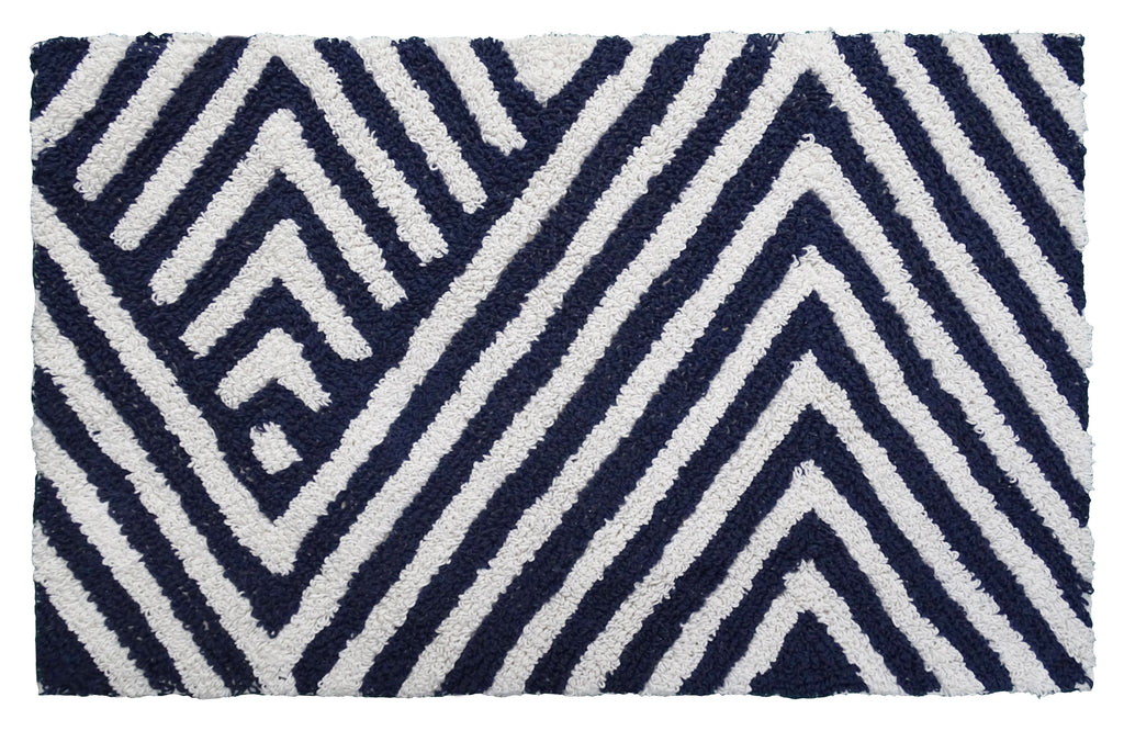 Bath Rug Chevron Pattern in Charcoal & Ivory
