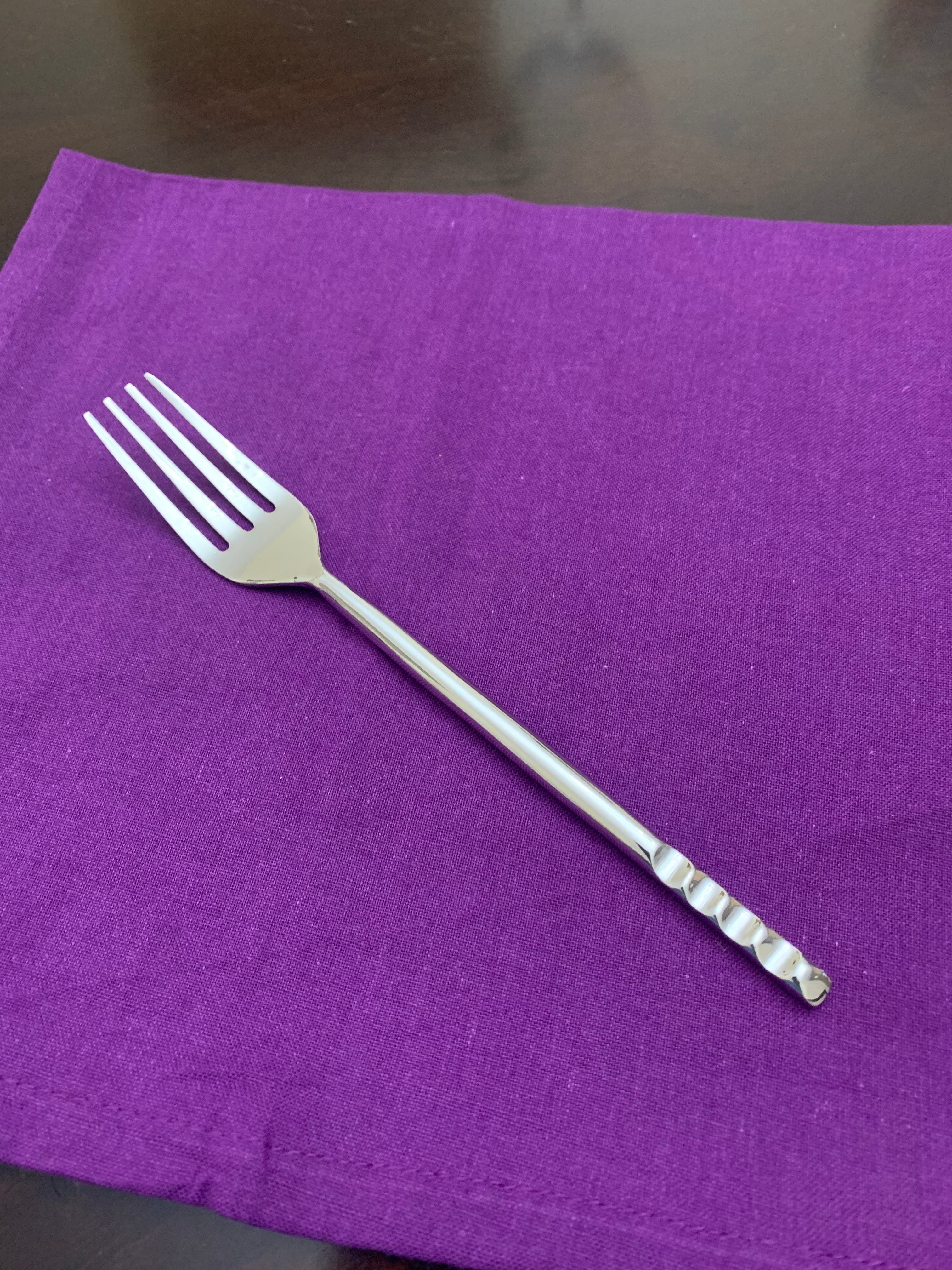 5 Piece Flatware Set, Service for 4-Modern